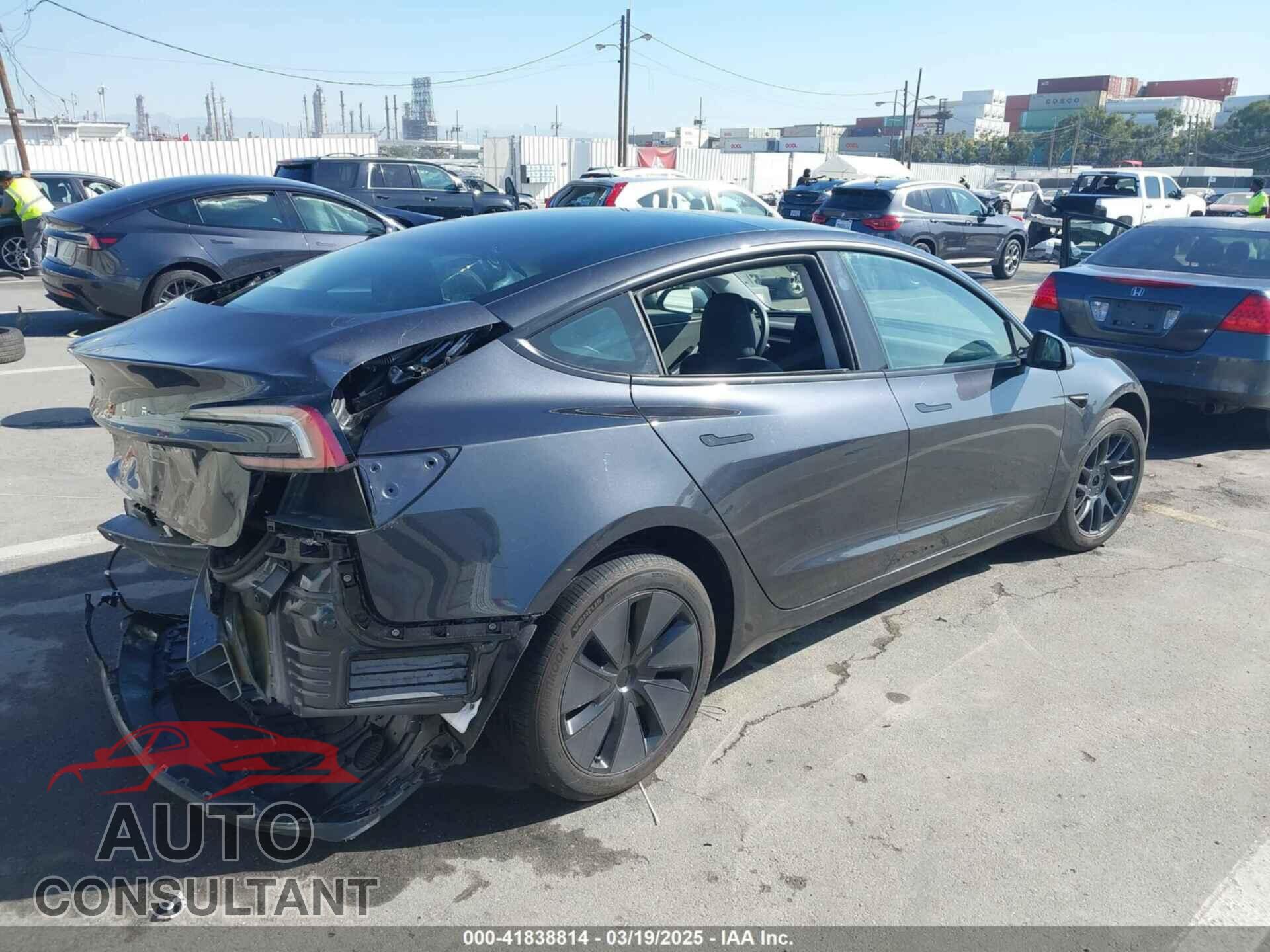 TESLA MODEL 3 2024 - 5YJ3E1EA7RF717855