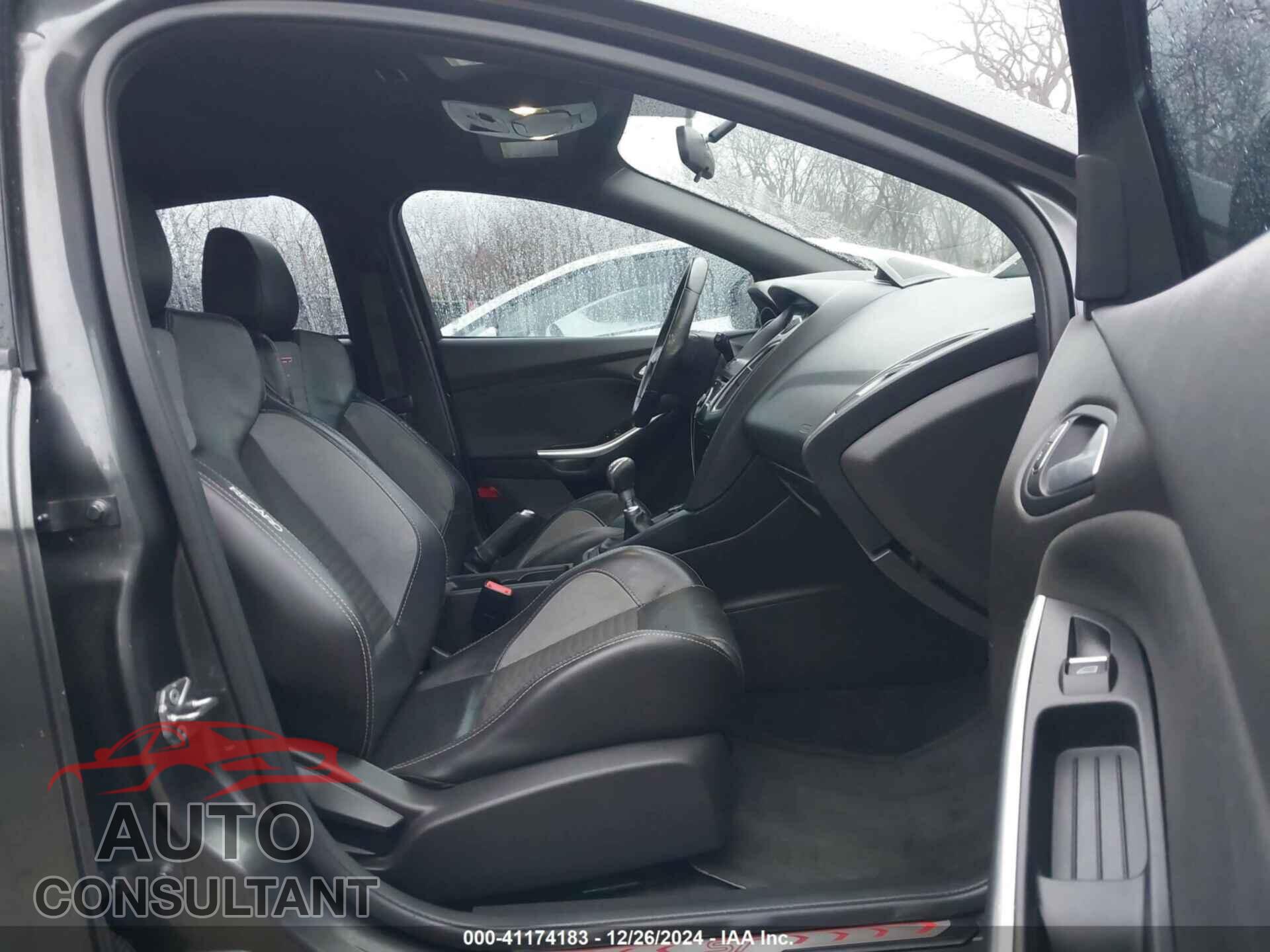 FORD FOCUS ST 2017 - 1FADP3L92HL257573
