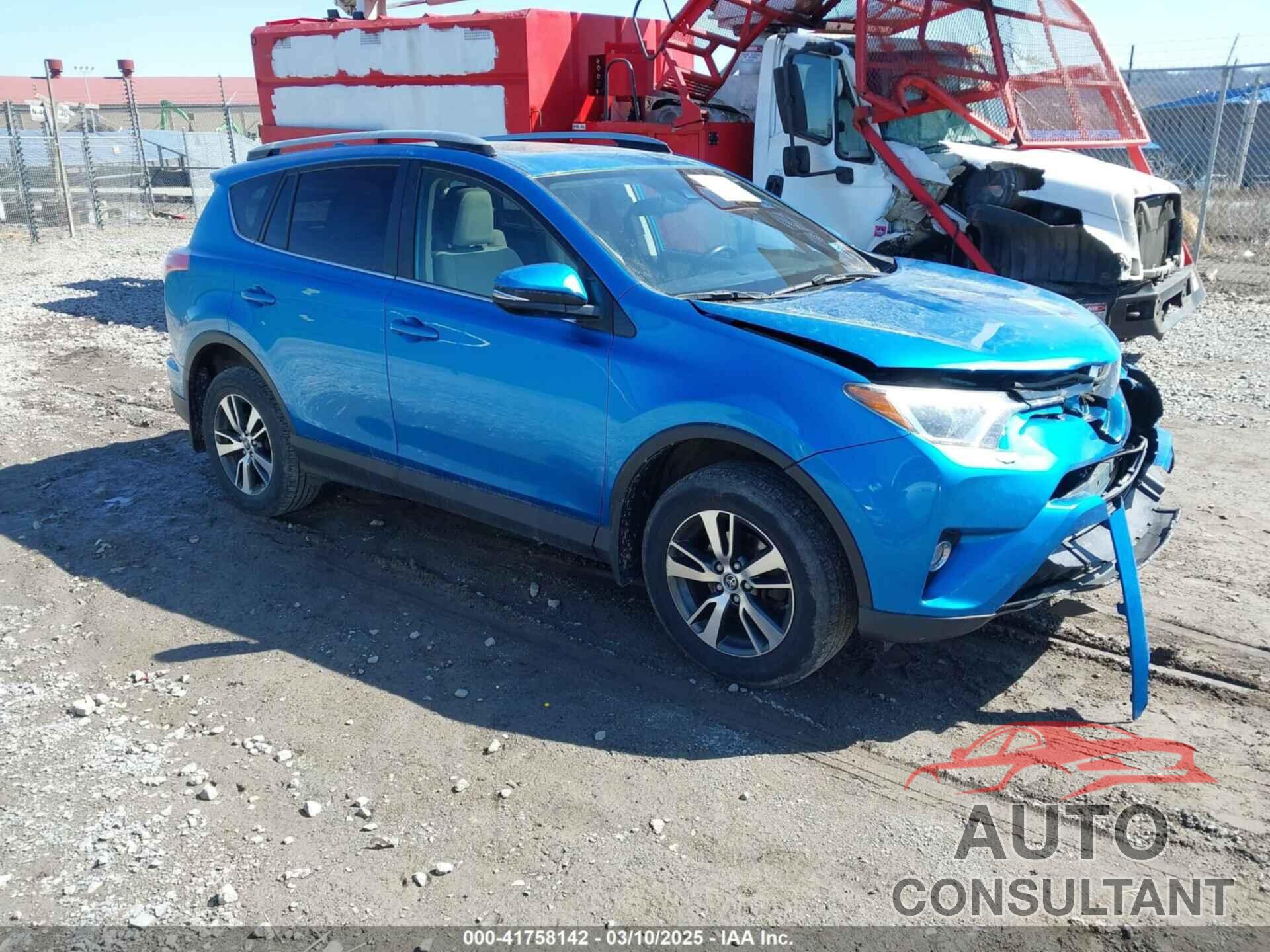 TOYOTA RAV4 2018 - JTMRFREV6JJ741893