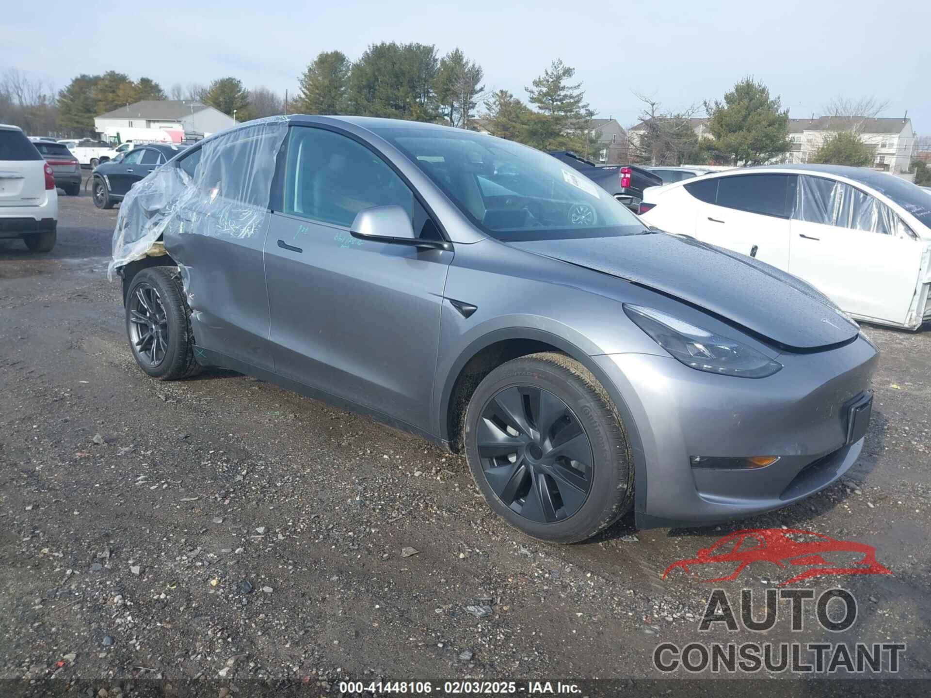 TESLA MODEL Y 2025 - 7SAYGDEE3SF218015