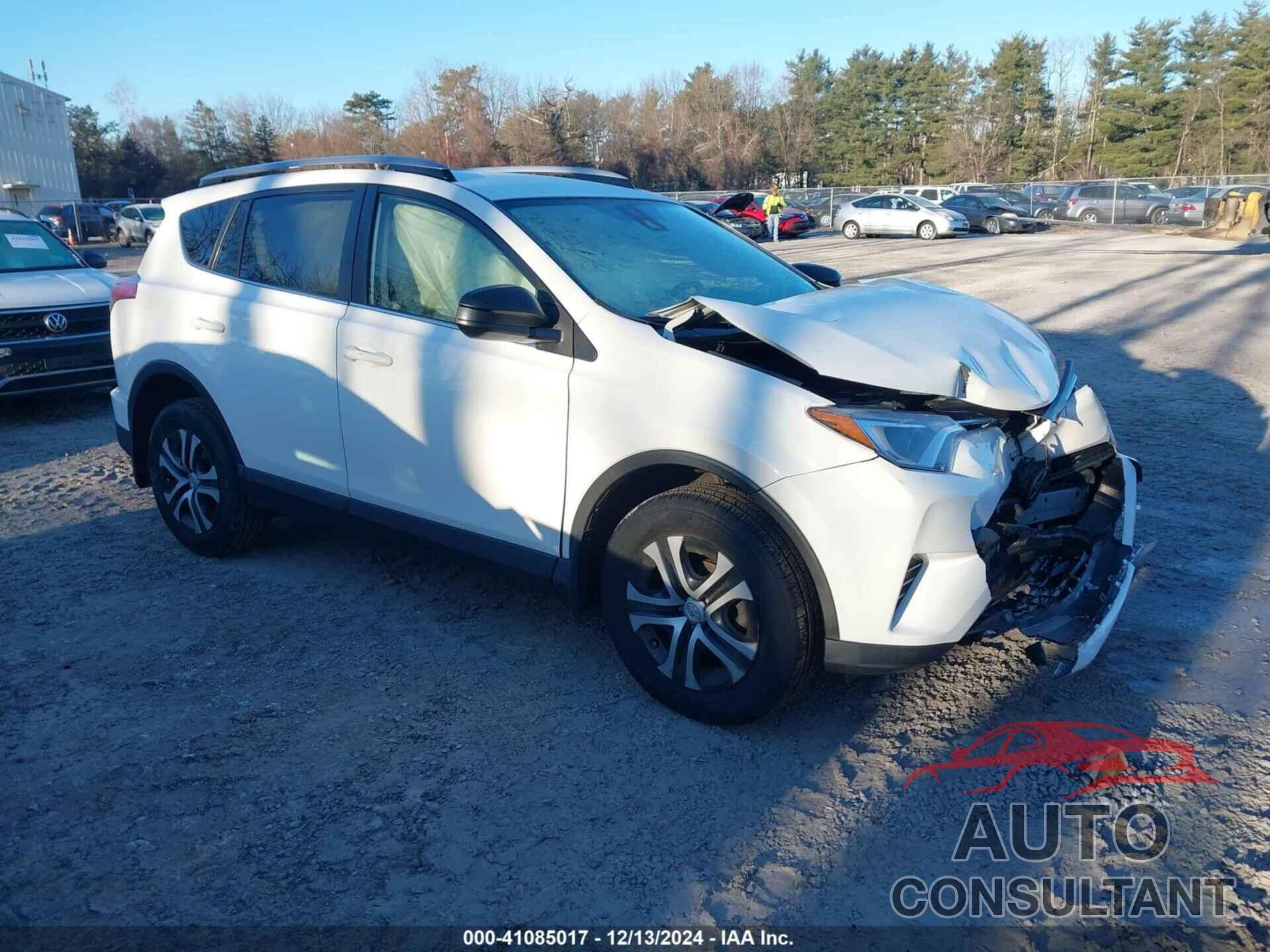 TOYOTA RAV4 2018 - JTMBFREV2JJ740774