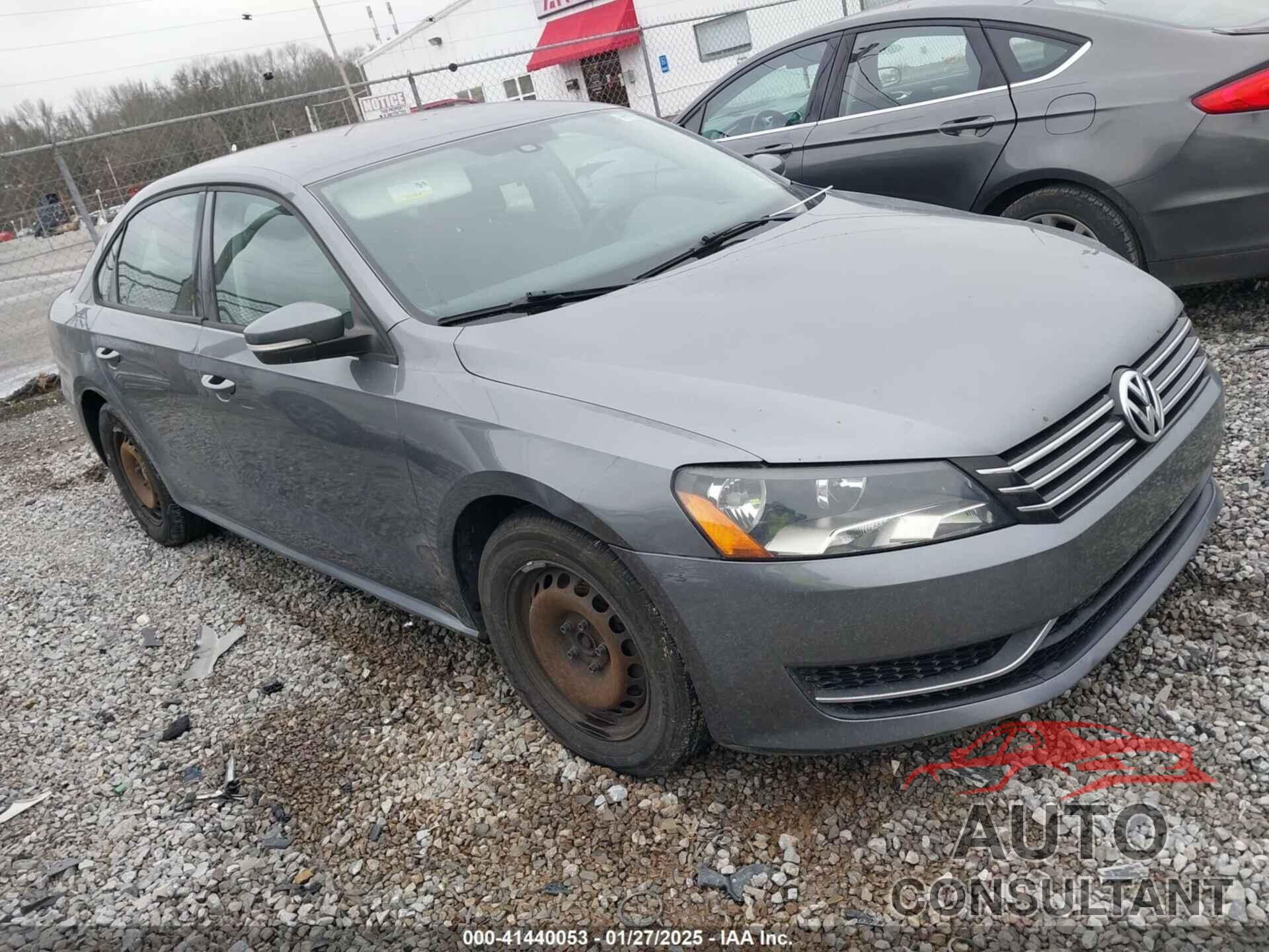 VOLKSWAGEN PASSAT 2013 - 1VWAP7A33DC121950