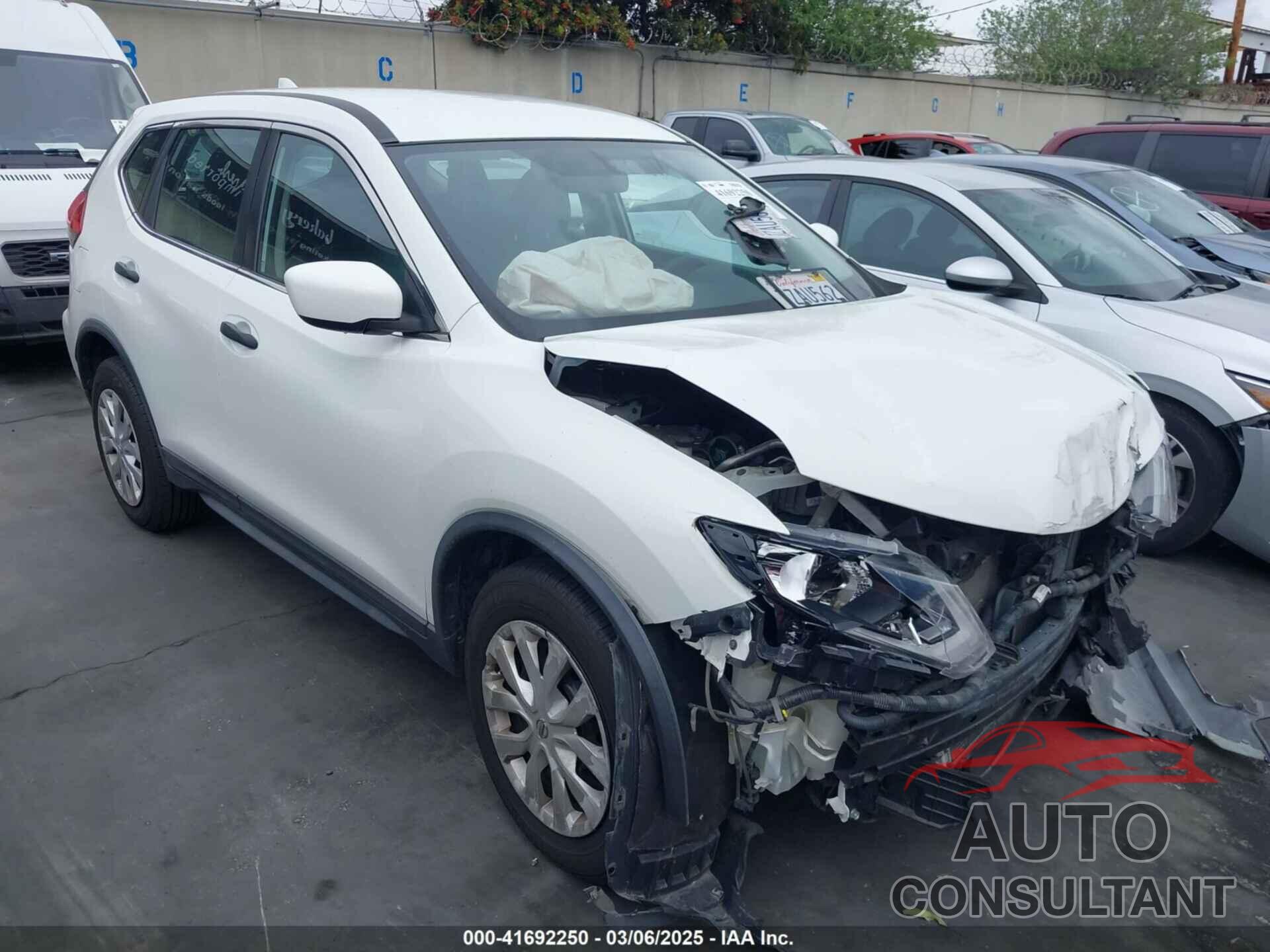 NISSAN ROGUE 2017 - KNMAT2MT9HP573509