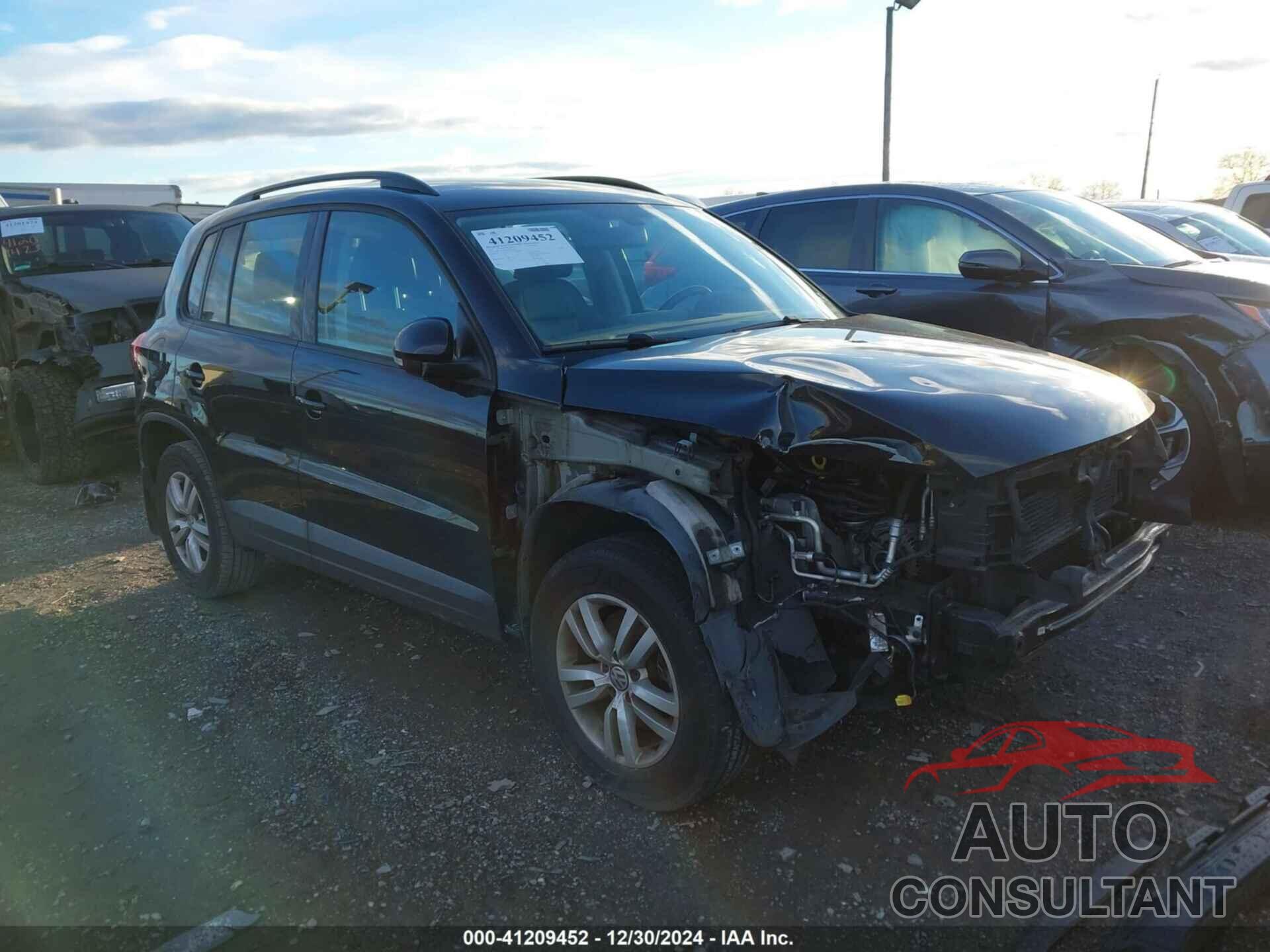 VOLKSWAGEN TIGUAN 2017 - WVGBV7AX8HK033080