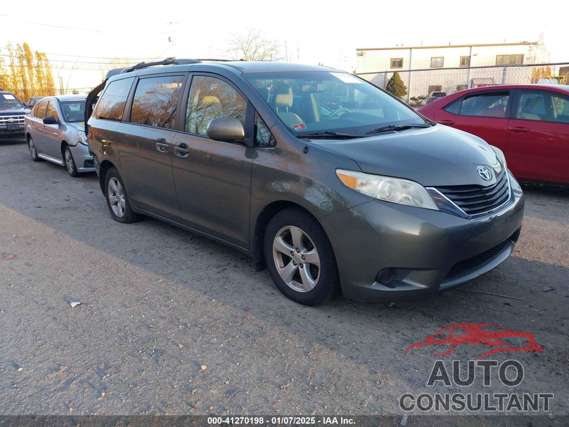 TOYOTA SIENNA 2013 - 5TDKK3DC4DS328274