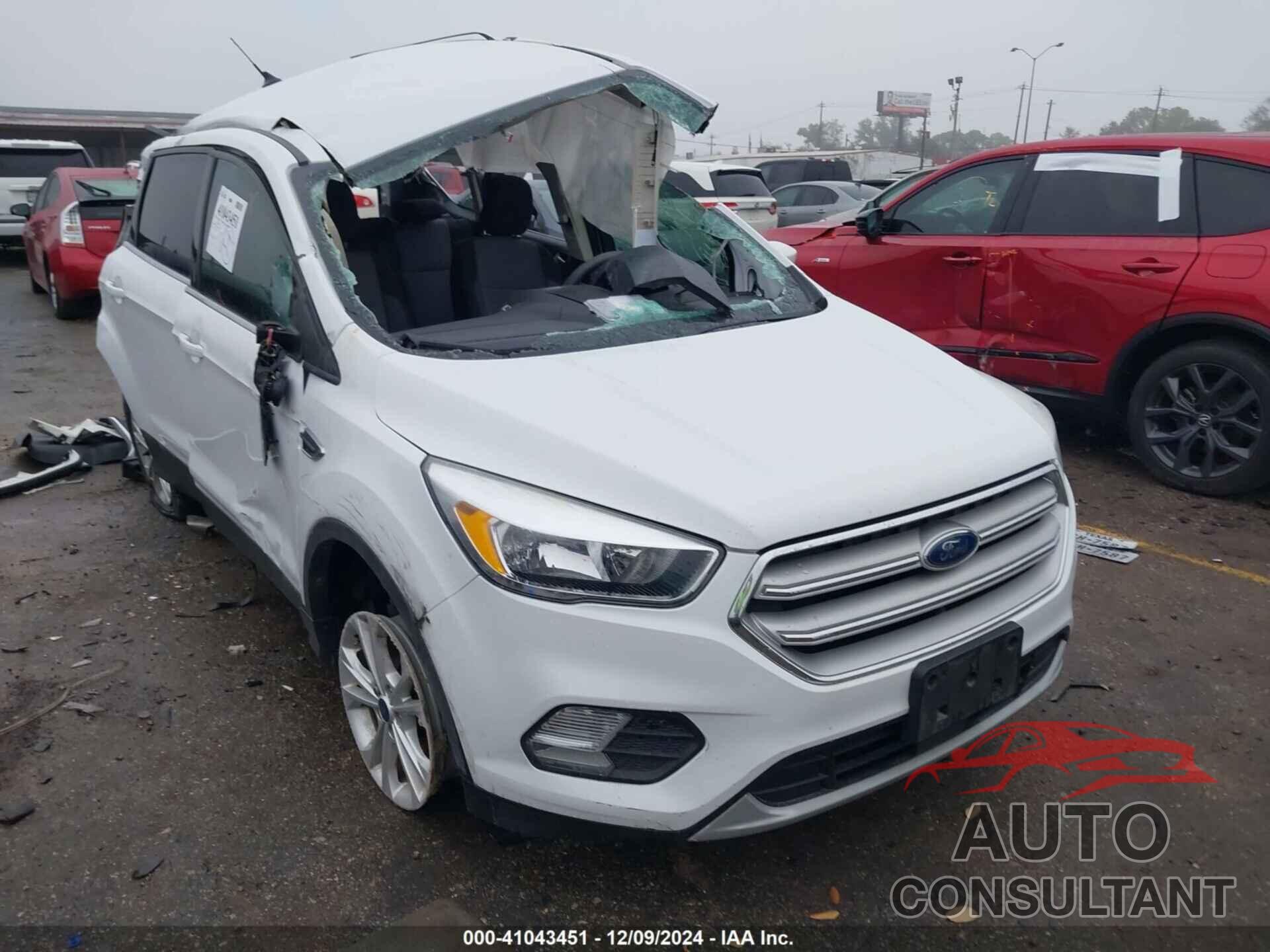 FORD ESCAPE 2019 - 1FMCU0GD1KUC02444