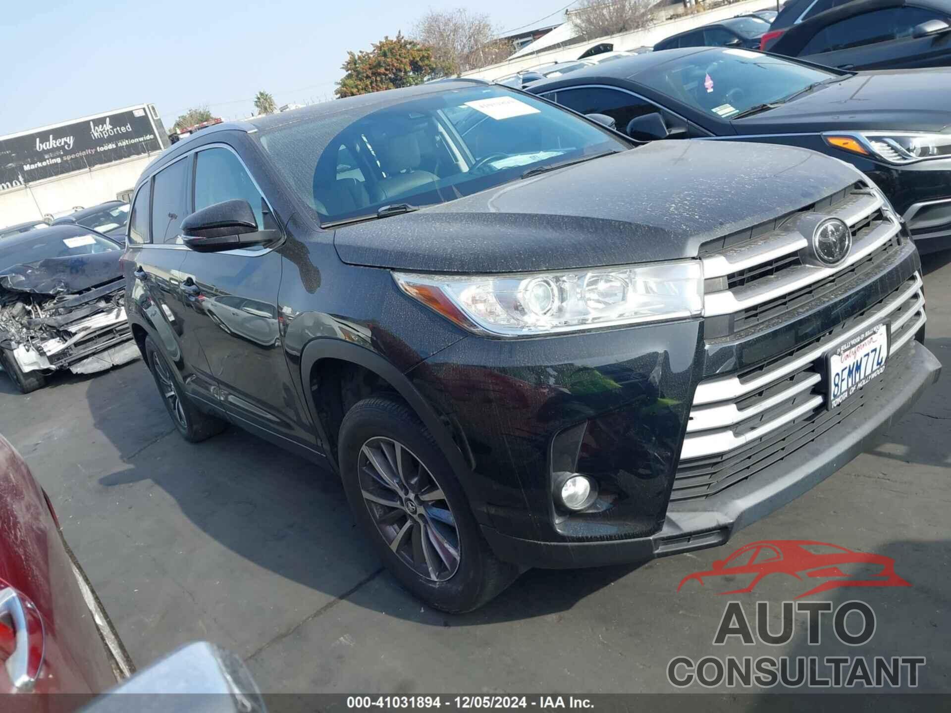 TOYOTA HIGHLANDER 2018 - 5TDKZRFH5JS534786