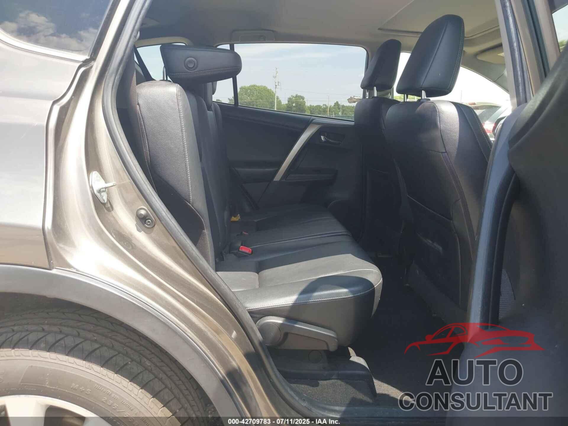 TOYOTA RAV4 2015 - JTMDFREV8FD107730