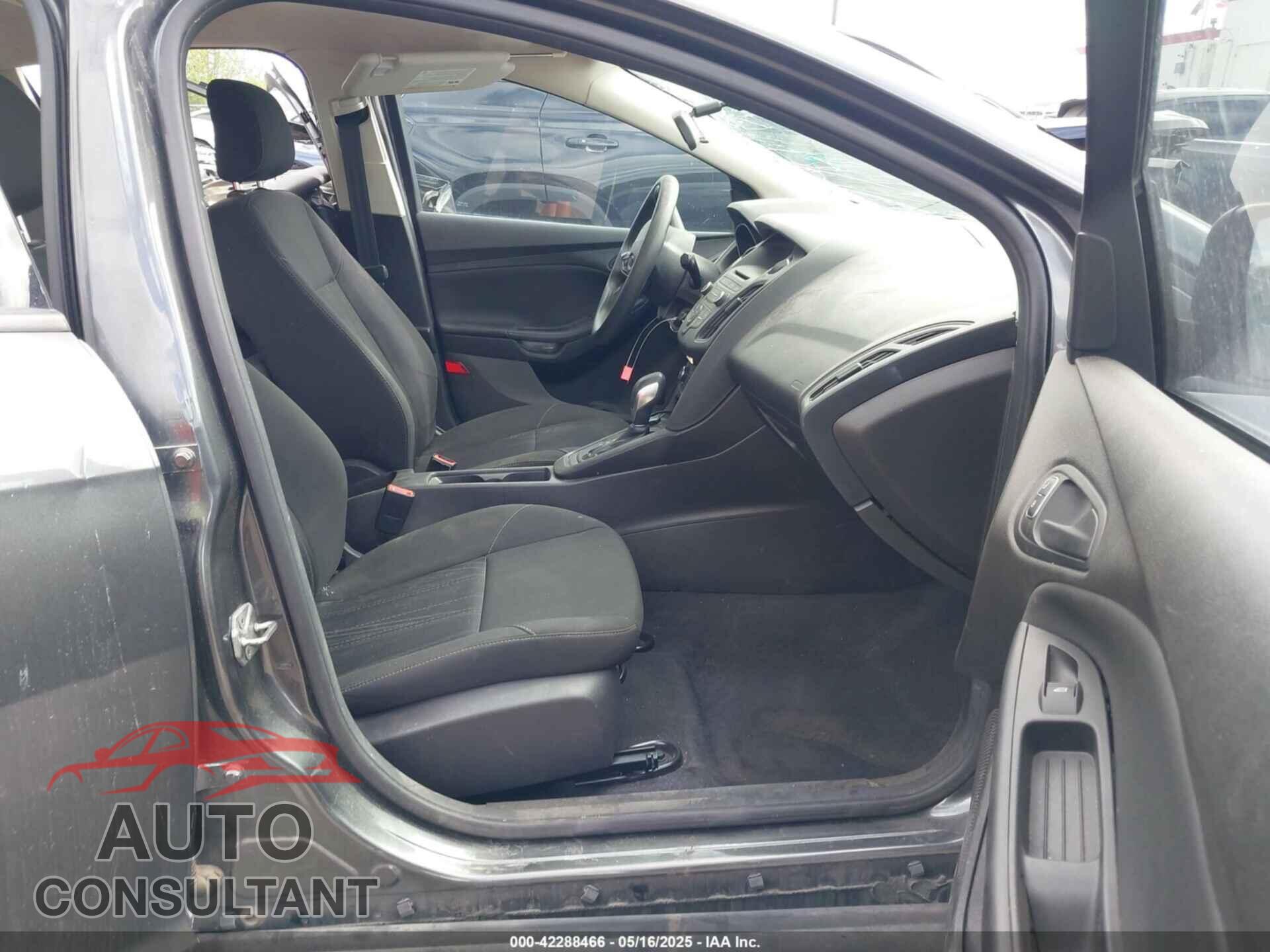 FORD FOCUS 2016 - 1FADP3E24GL379740
