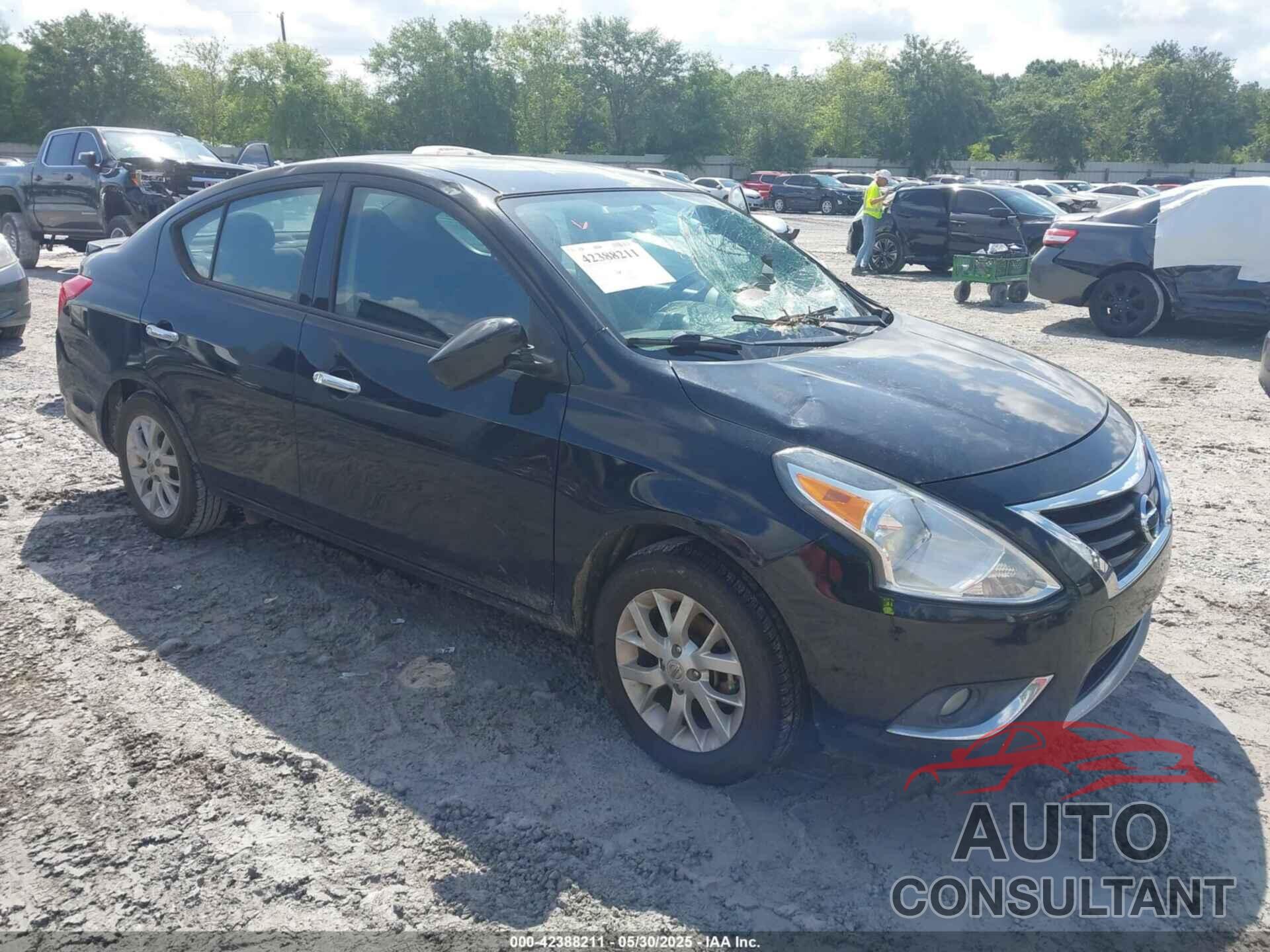 NISSAN VERSA 2018 - 3N1CN7AP8JL827397
