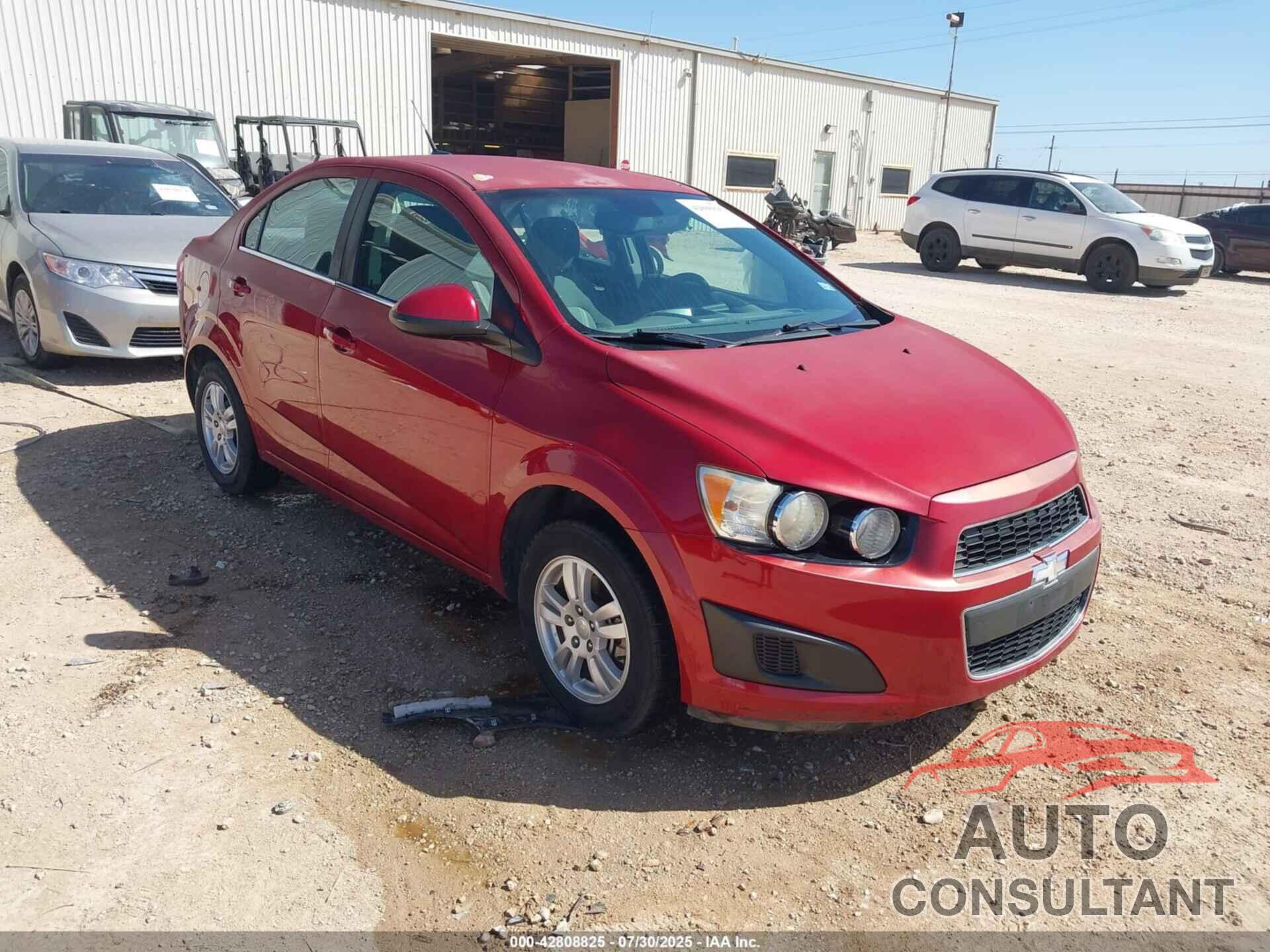 CHEVROLET SONIC 2013 - 1G1JC5SH8D4148125
