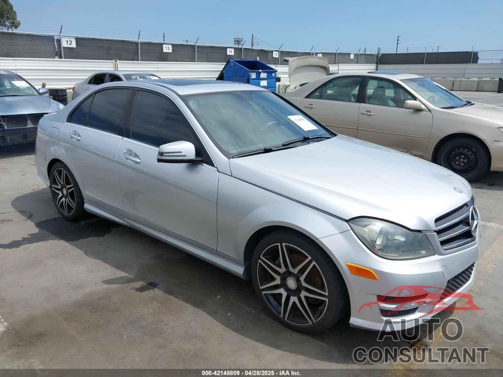 MERCEDES-BENZ C 250 2014 - WDDGF4HB0EG216428