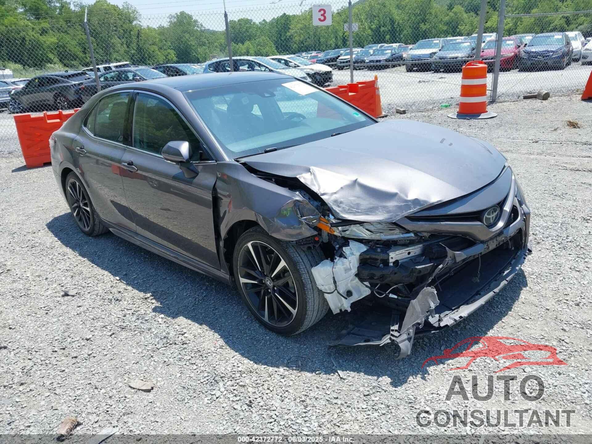 TOYOTA CAMRY 2018 - 4T1B61HKXJU103032