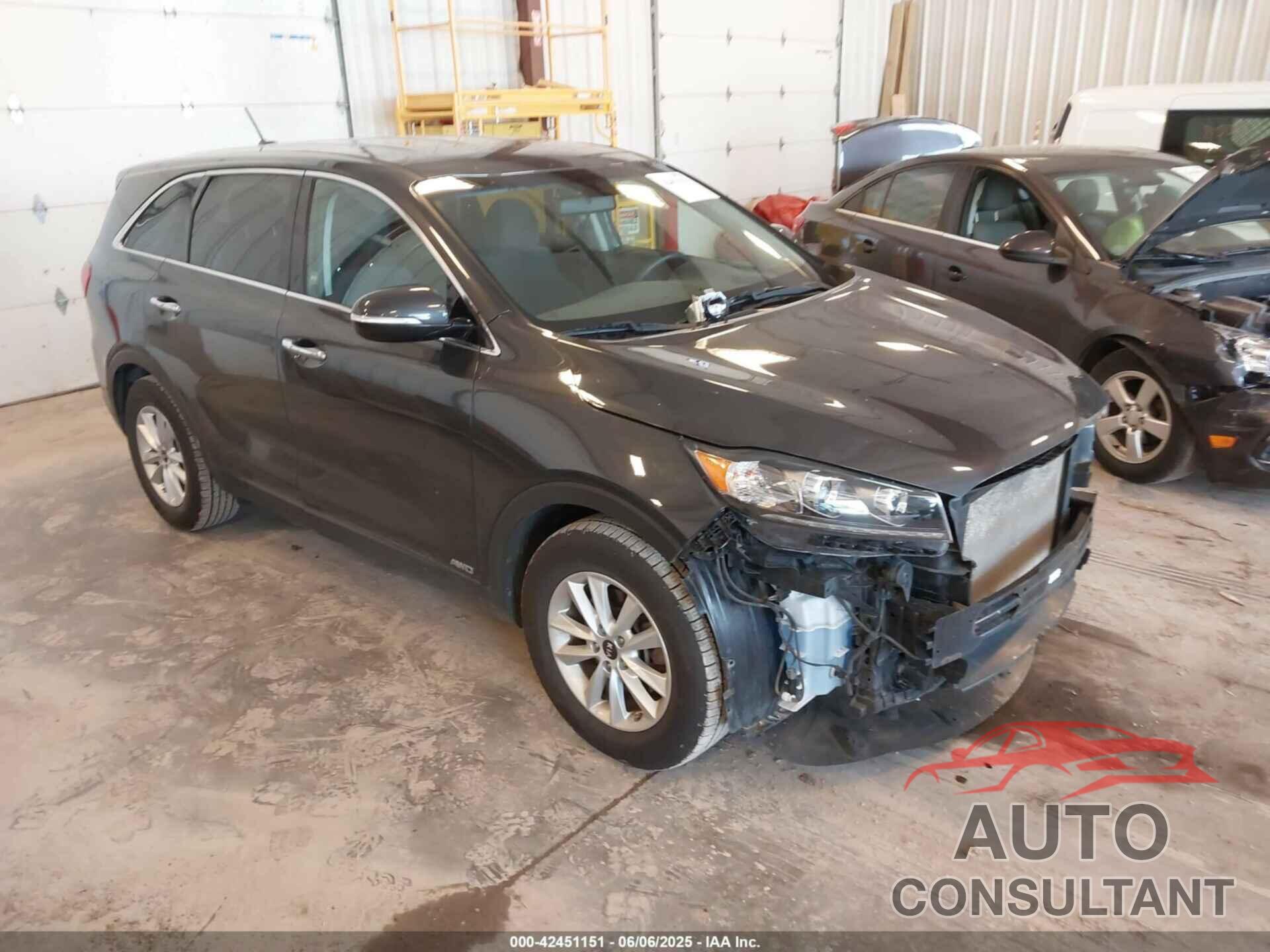 KIA SORENTO 2019 - 5XYPGDA55KG556605