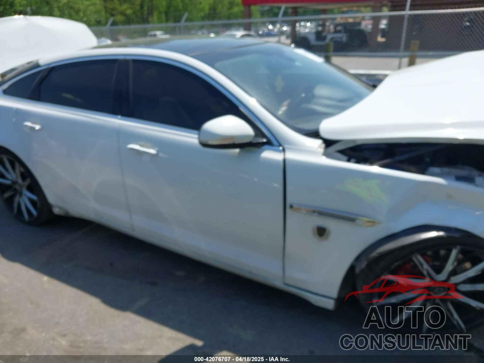 JAGUAR XJ 2016 - SAJWJ2GD8G8W00063
