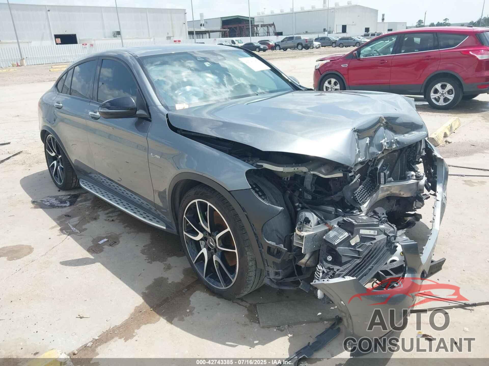 MERCEDES-BENZ AMG GLC 43 COUPE 2019 - WDC0J6EB6KF521437