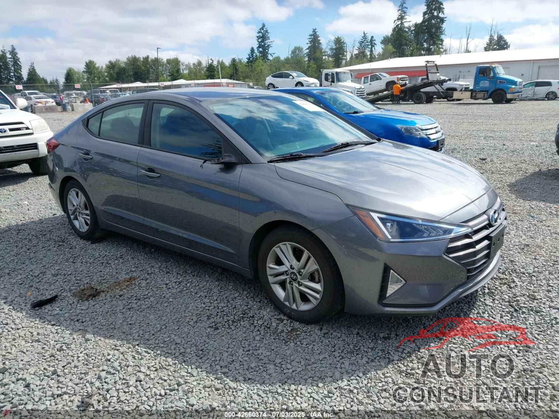 HYUNDAI ELANTRA 2019 - 5NPD84LF1KH475373