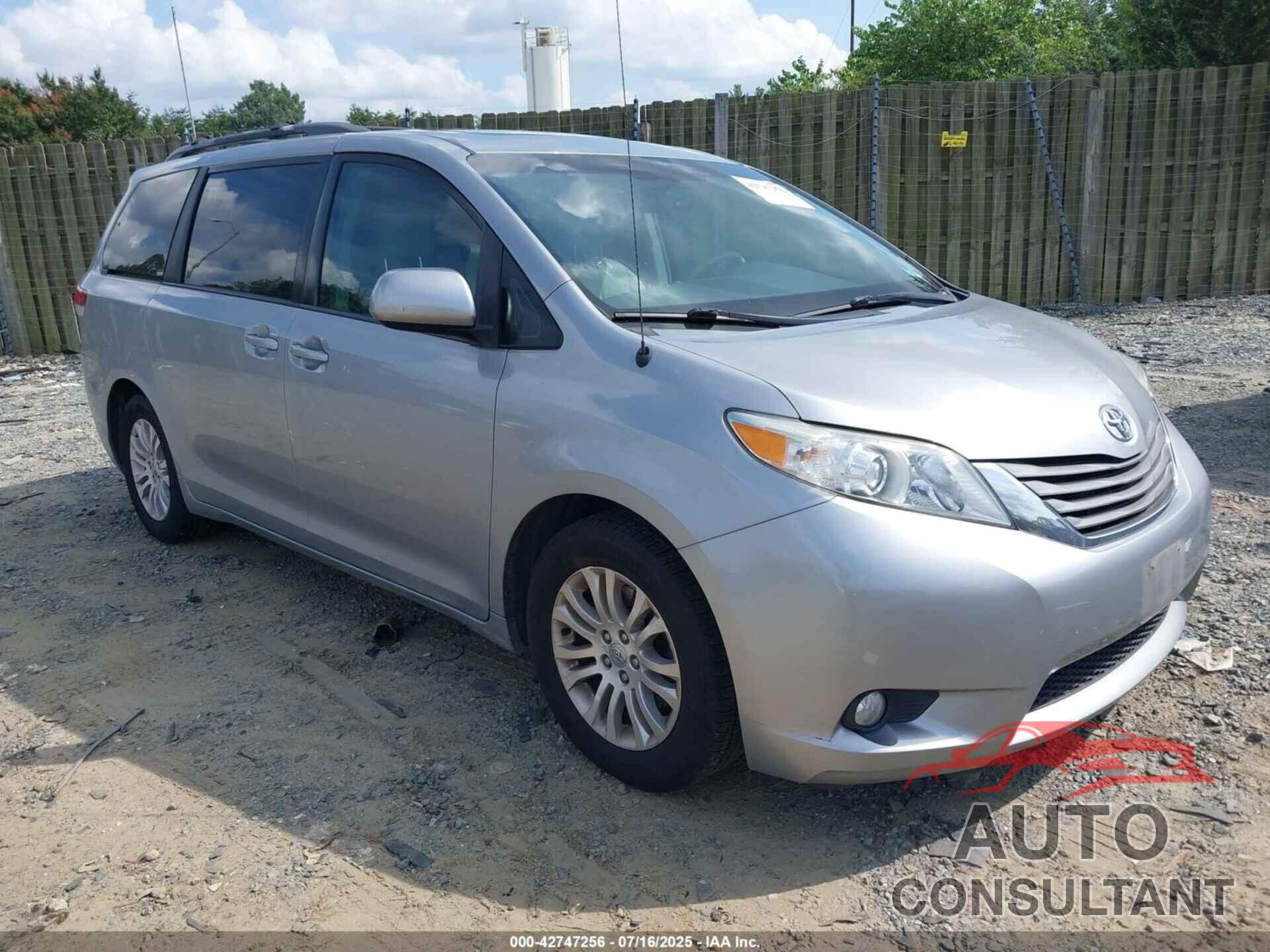 TOYOTA SIENNA 2013 - 5TDYK3DC9DS329317