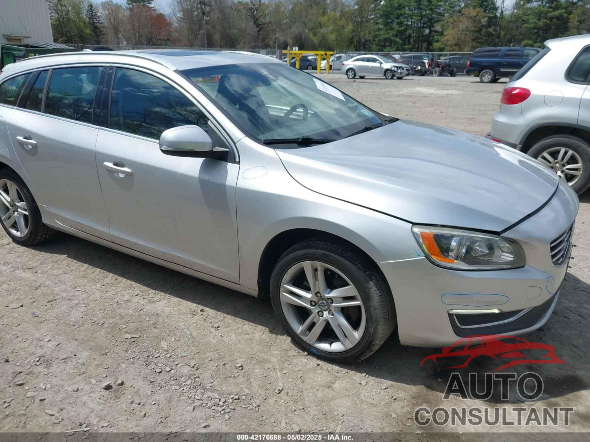 VOLVO V60 2015 - YV1612SB2F1188454