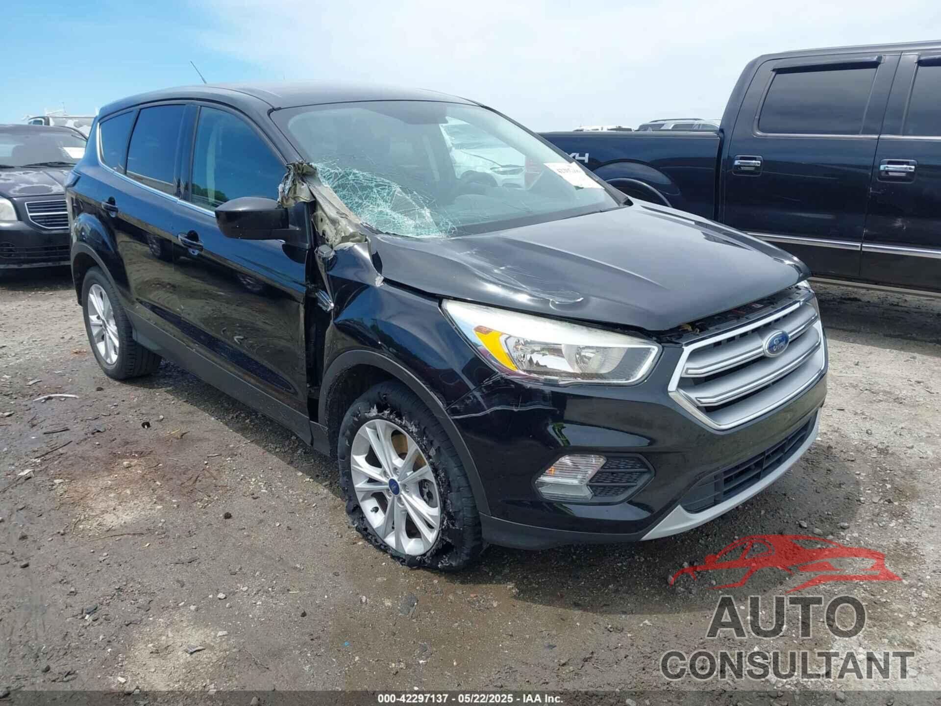 FORD ESCAPE 2017 - 1FMCU0G94HUB67886
