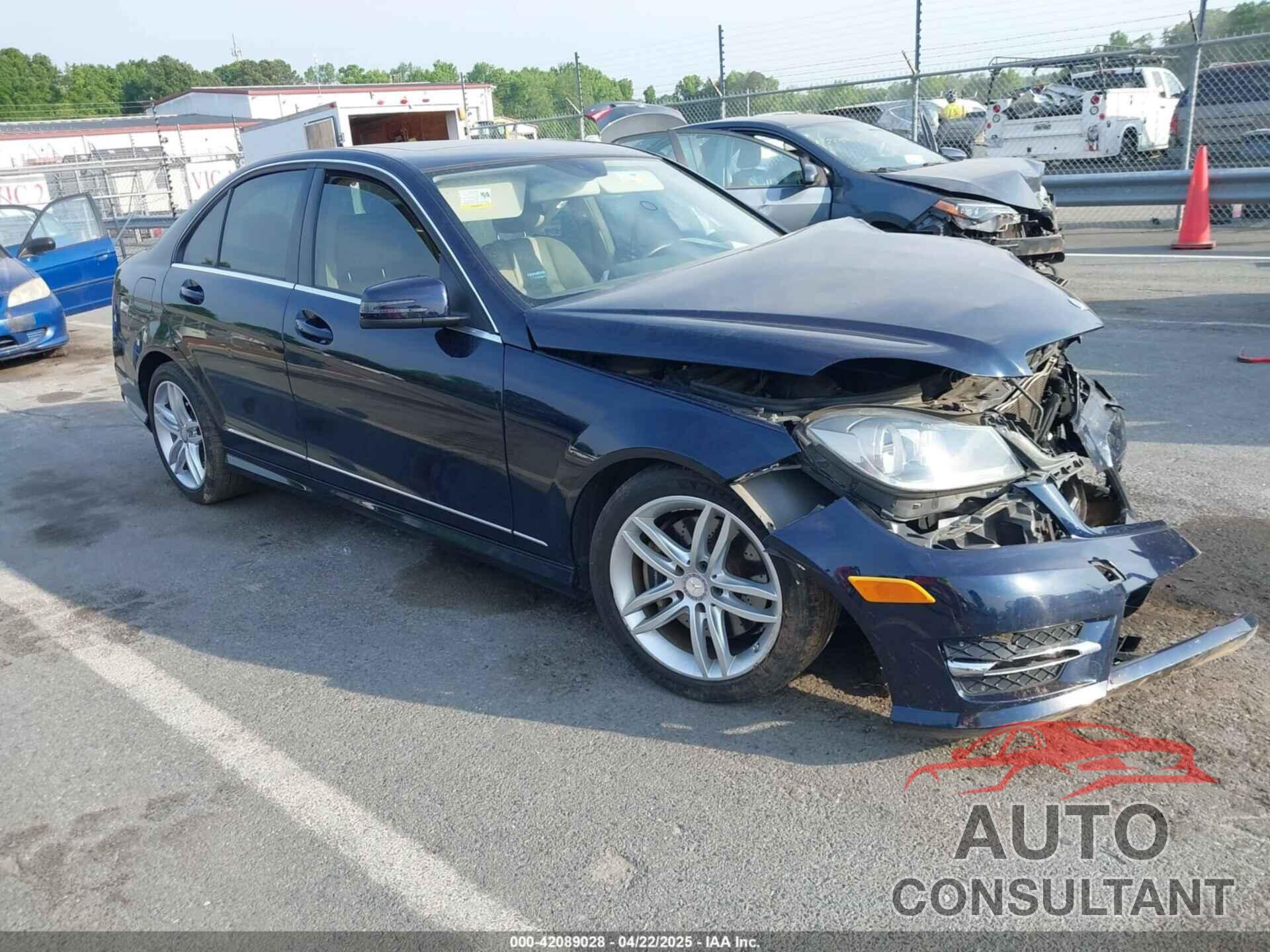 MERCEDES-BENZ C 300 2014 - WDDGF8AB1EA945171