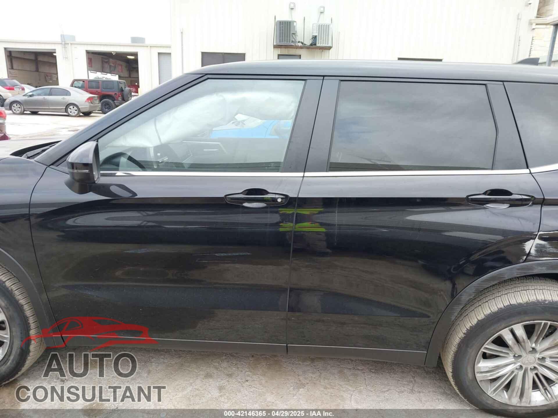 MITSUBISHI OUTLANDER 2024 - JA4J3UA87RZ073473