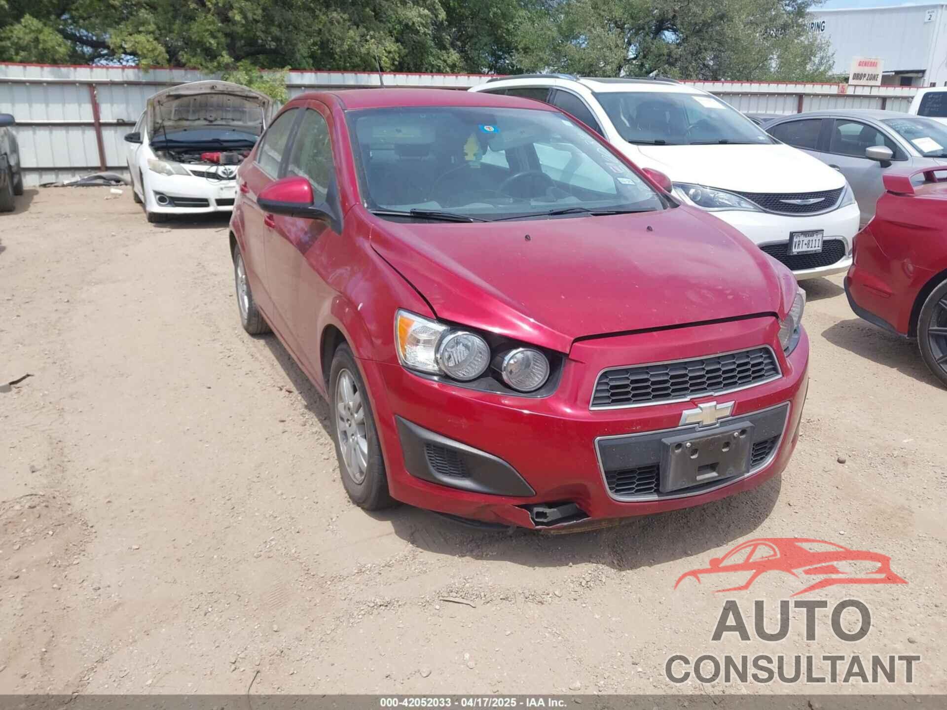CHEVROLET SONIC 2013 - 1G1JC5SH6D4119934