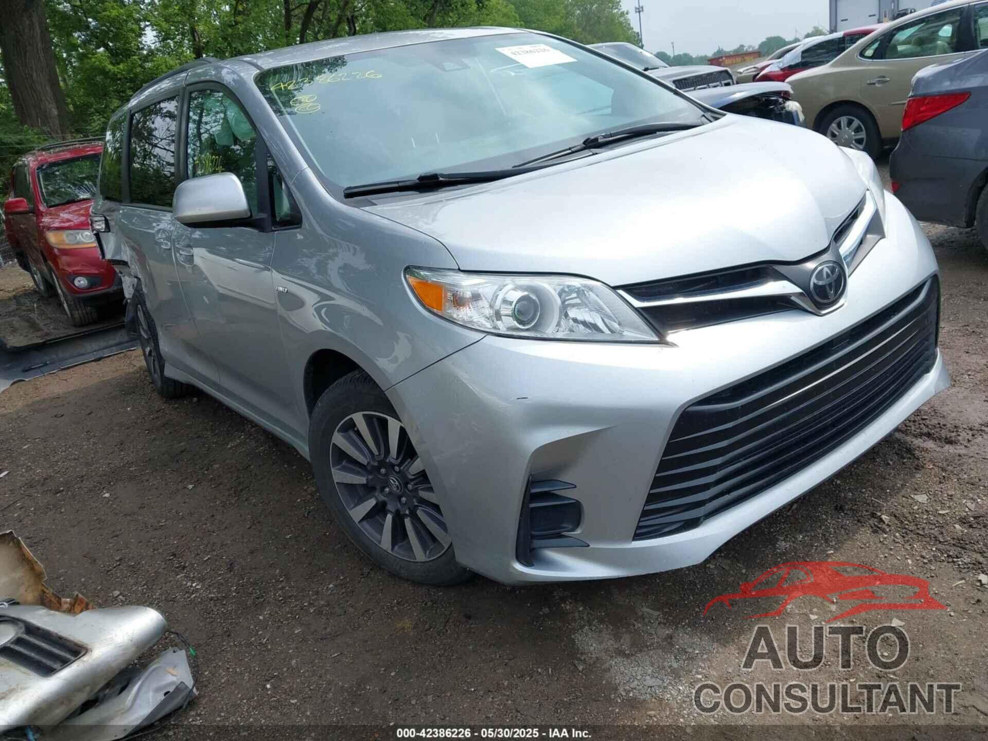 TOYOTA SIENNA 2019 - 5TDJZ3DC1KS223793