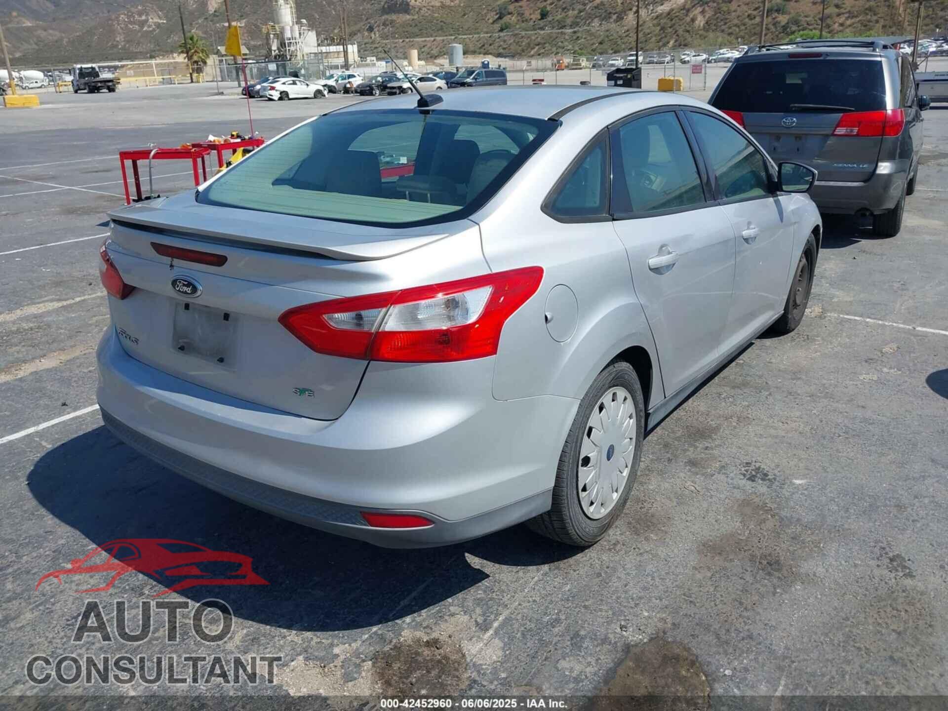 FORD FOCUS 2012 - 1FAHP3F20CL155455