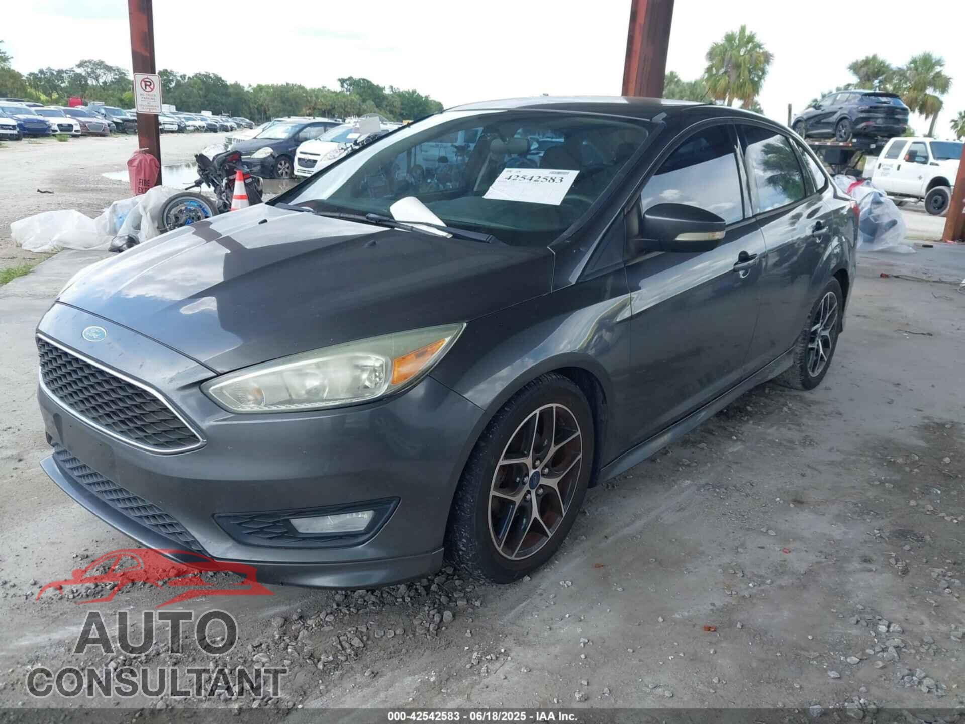 FORD FOCUS 2015 - 1FADP3F23FL247162