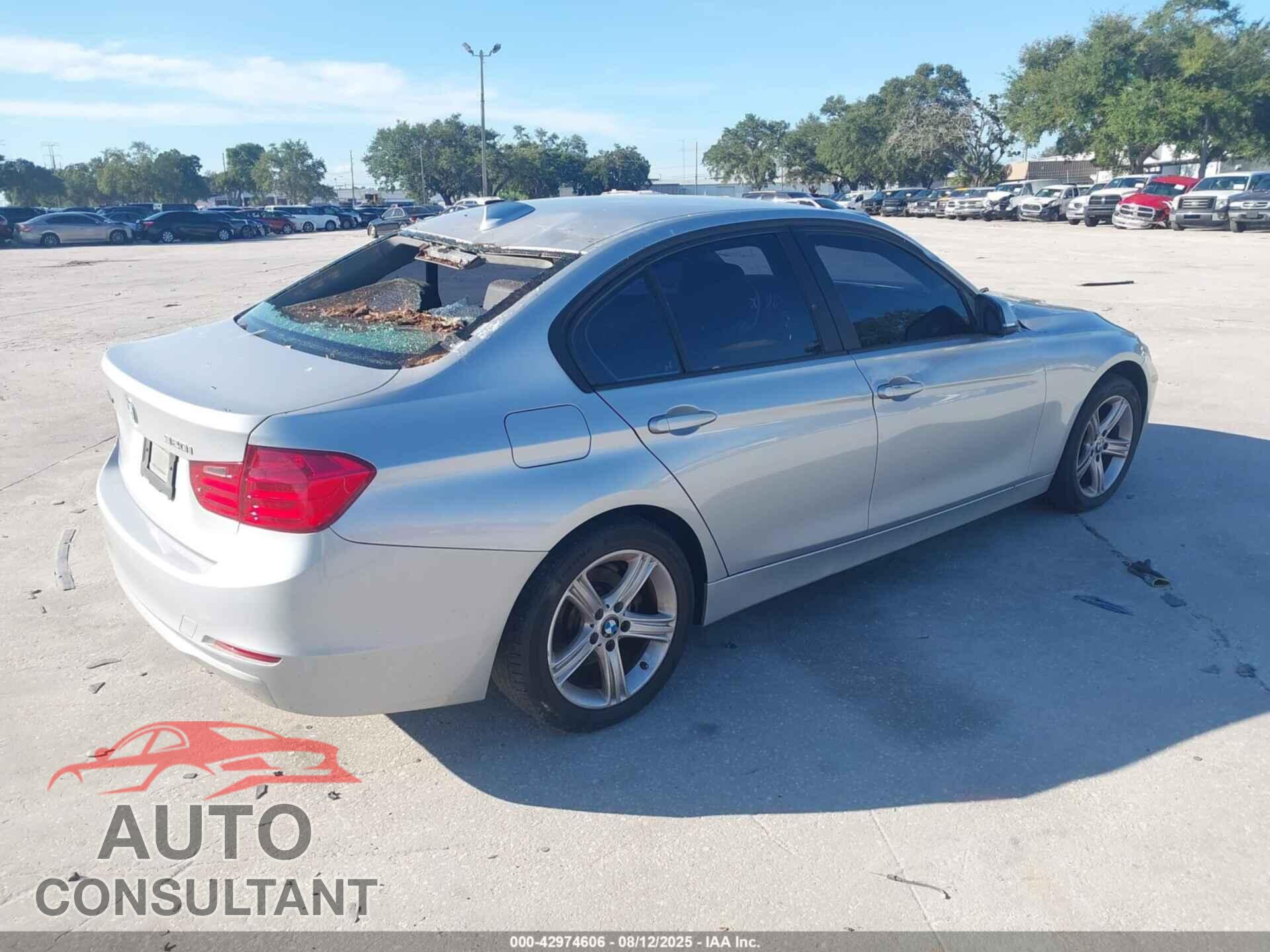 BMW 320I 2014 - WBA3C3C53EP661000