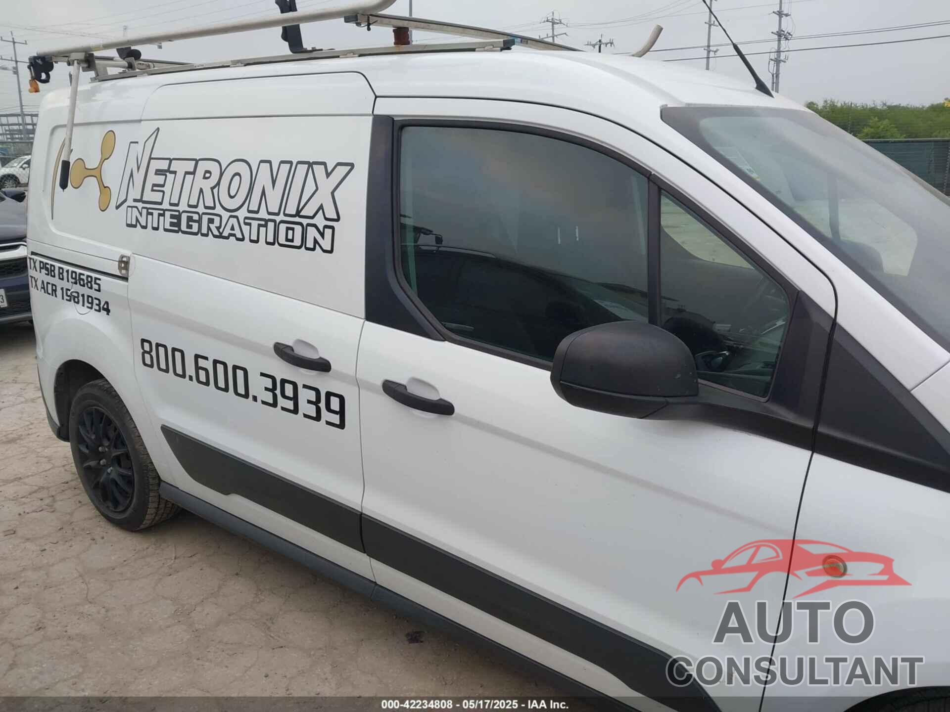 FORD TRANSIT CONNECT 2017 - NM0LS7F77H1315403