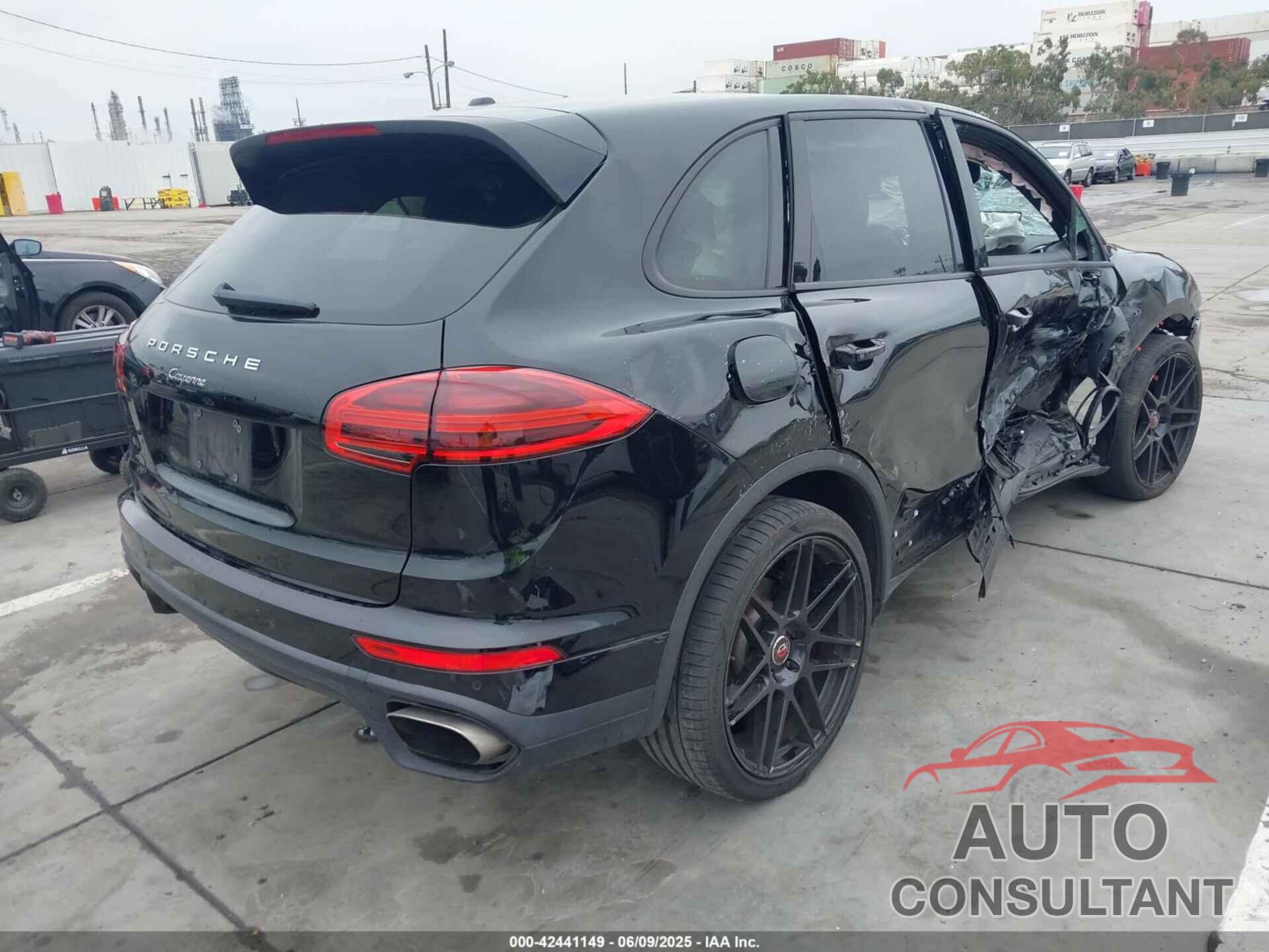 PORSCHE CAYENNE 2016 - WP1AA2A26GLA06051