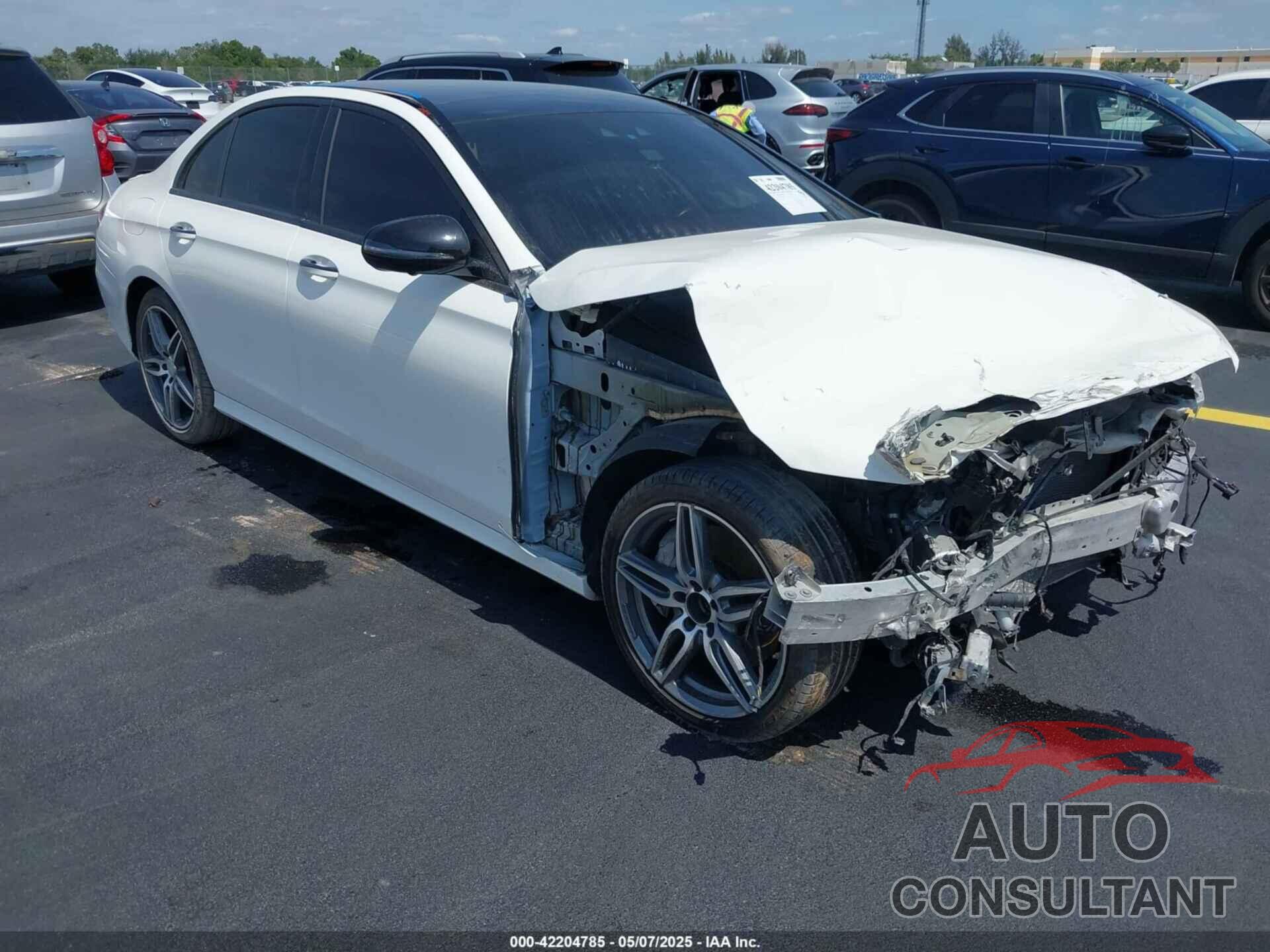 MERCEDES-BENZ E 300 2018 - WDDZF4KB0JA370037