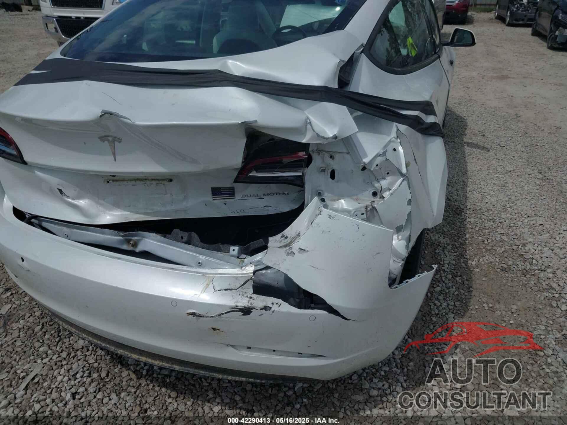 TESLA MODEL 3 2022 - 5YJ3E1EB4NF165427