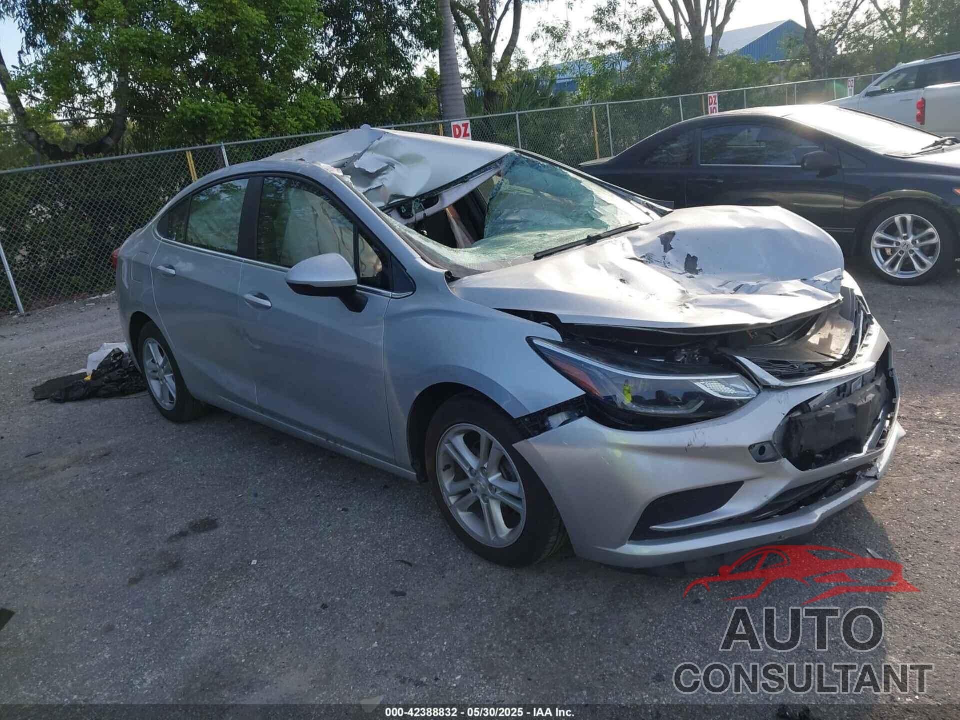 CHEVROLET CRUZE 2018 - 1G1BE5SM7J7154231