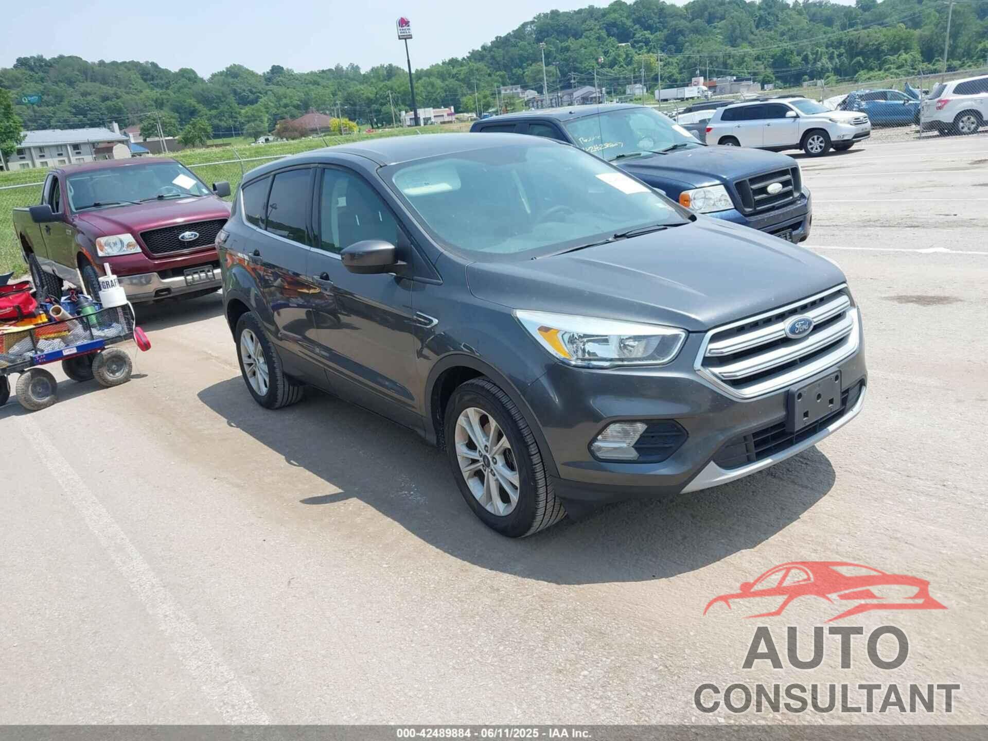 FORD ESCAPE 2017 - 1FMCU0GD3HUA53463