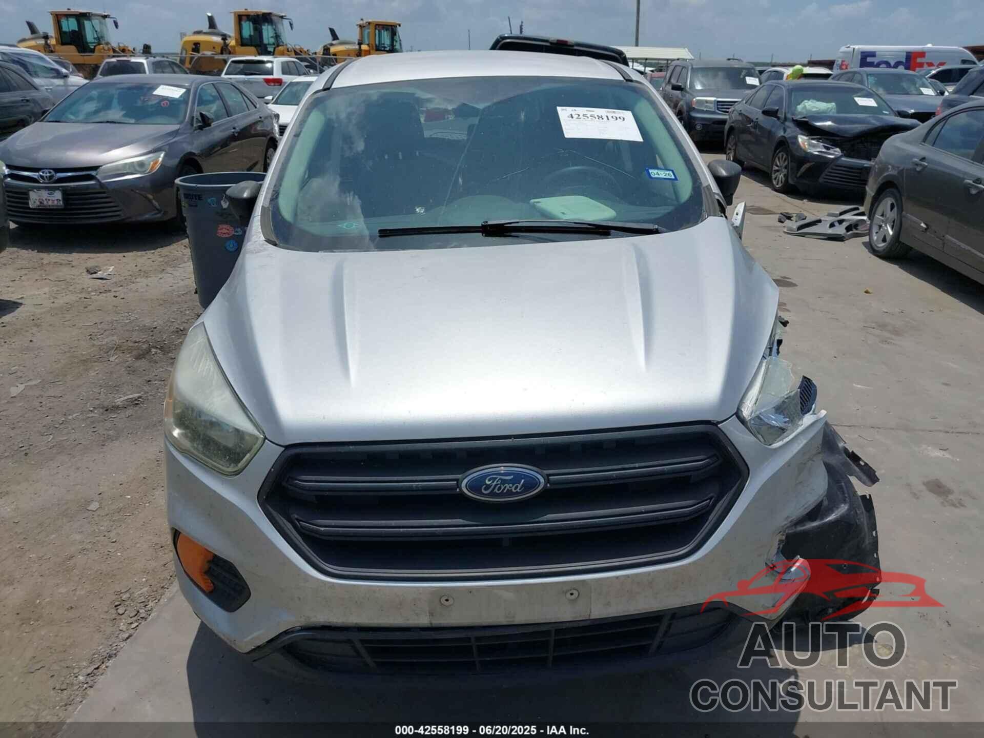 FORD ESCAPE 2017 - 1FMCU0F79HUC00820