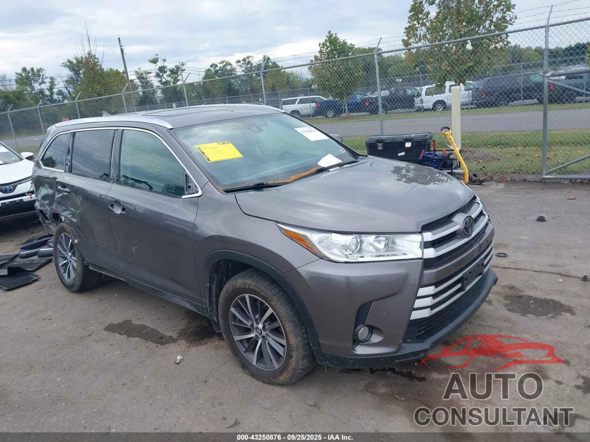 TOYOTA HIGHLANDER 2019 - 5TDJZRFH5KS921738
