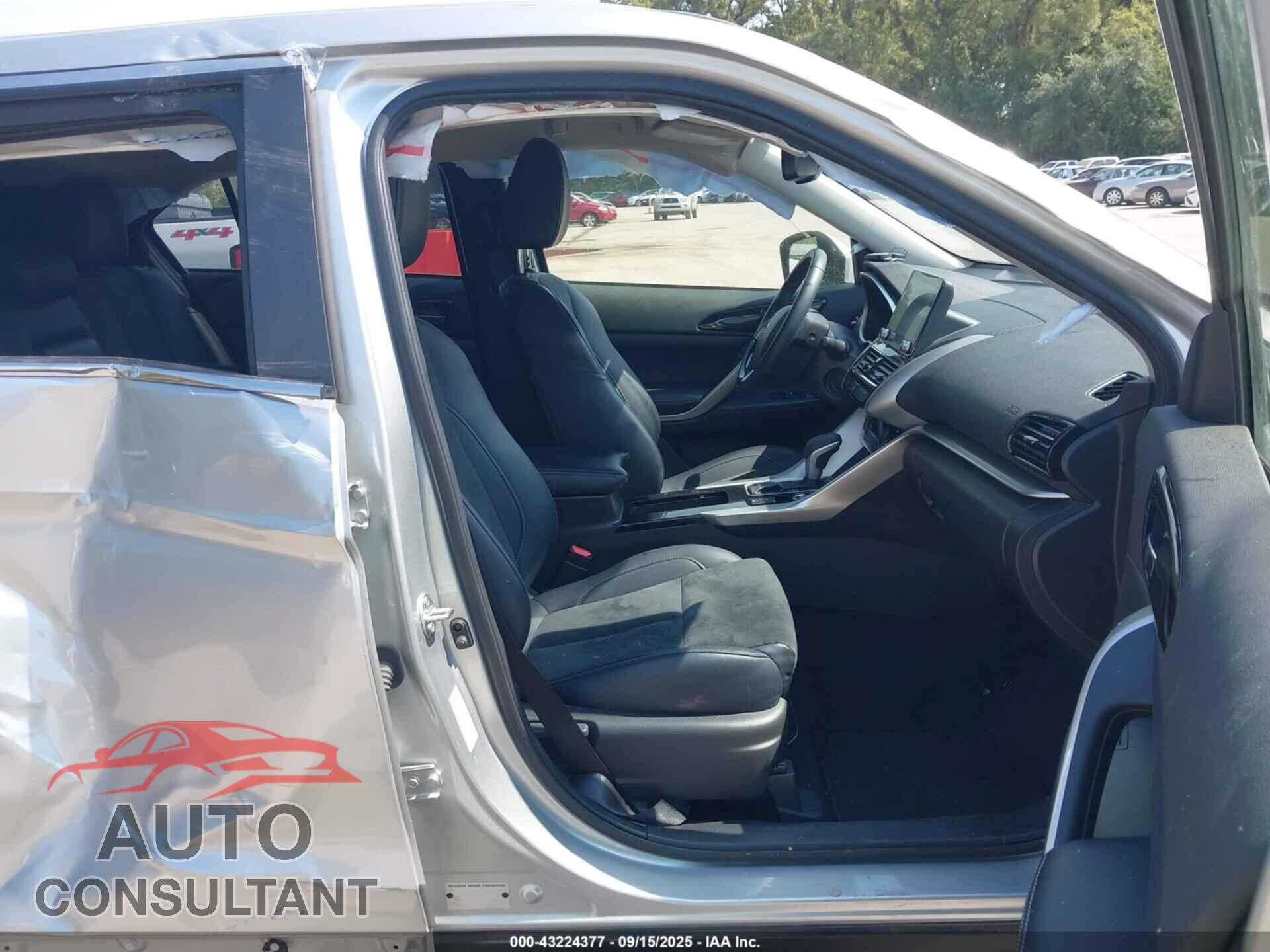 MITSUBISHI ECLIPSE CROSS 2024 - JA4ATWAA6RZ045369