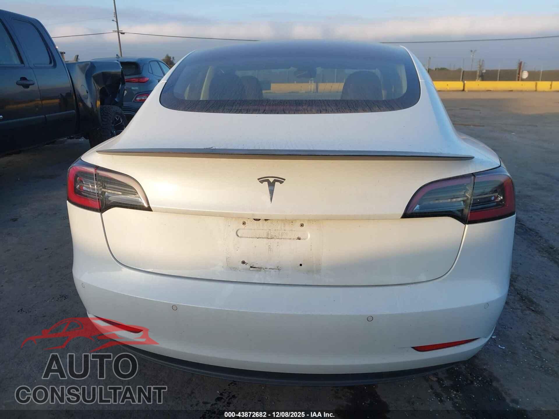 TESLA MODEL 3 2018 - 5YJ3E1EA7JF042898