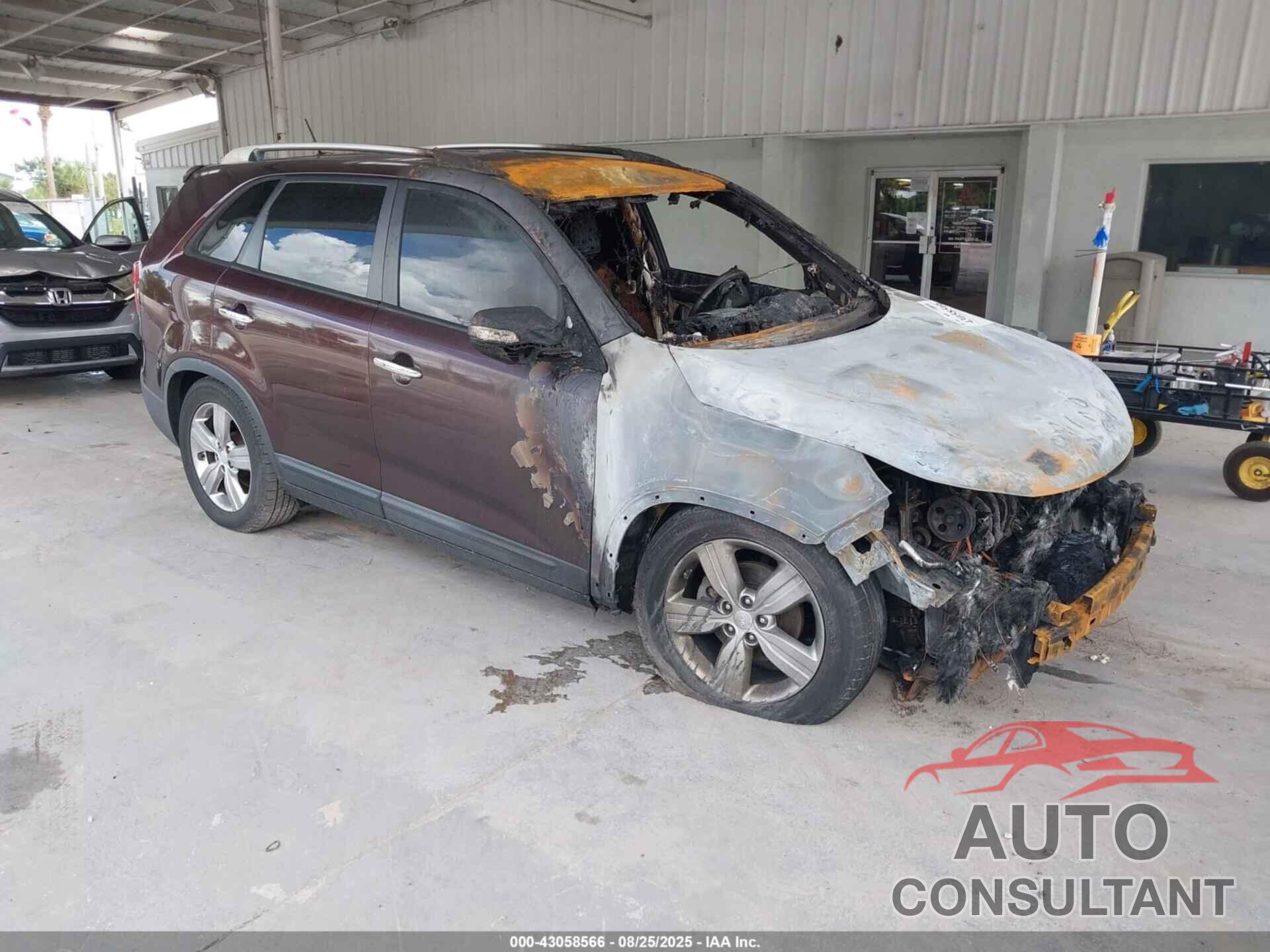 KIA SORENTO 2013 - 5XYKU3A65DG328757