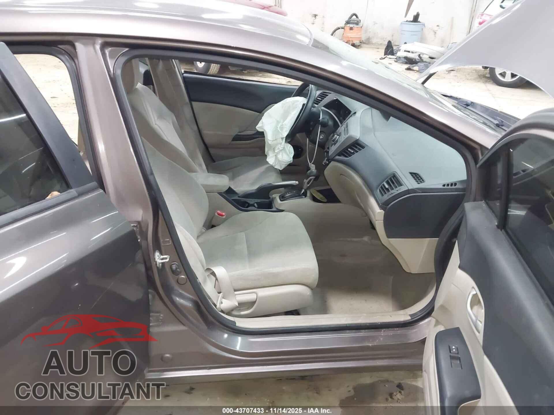 HONDA CIVIC 2012 - 2HGFB2F57CH564829