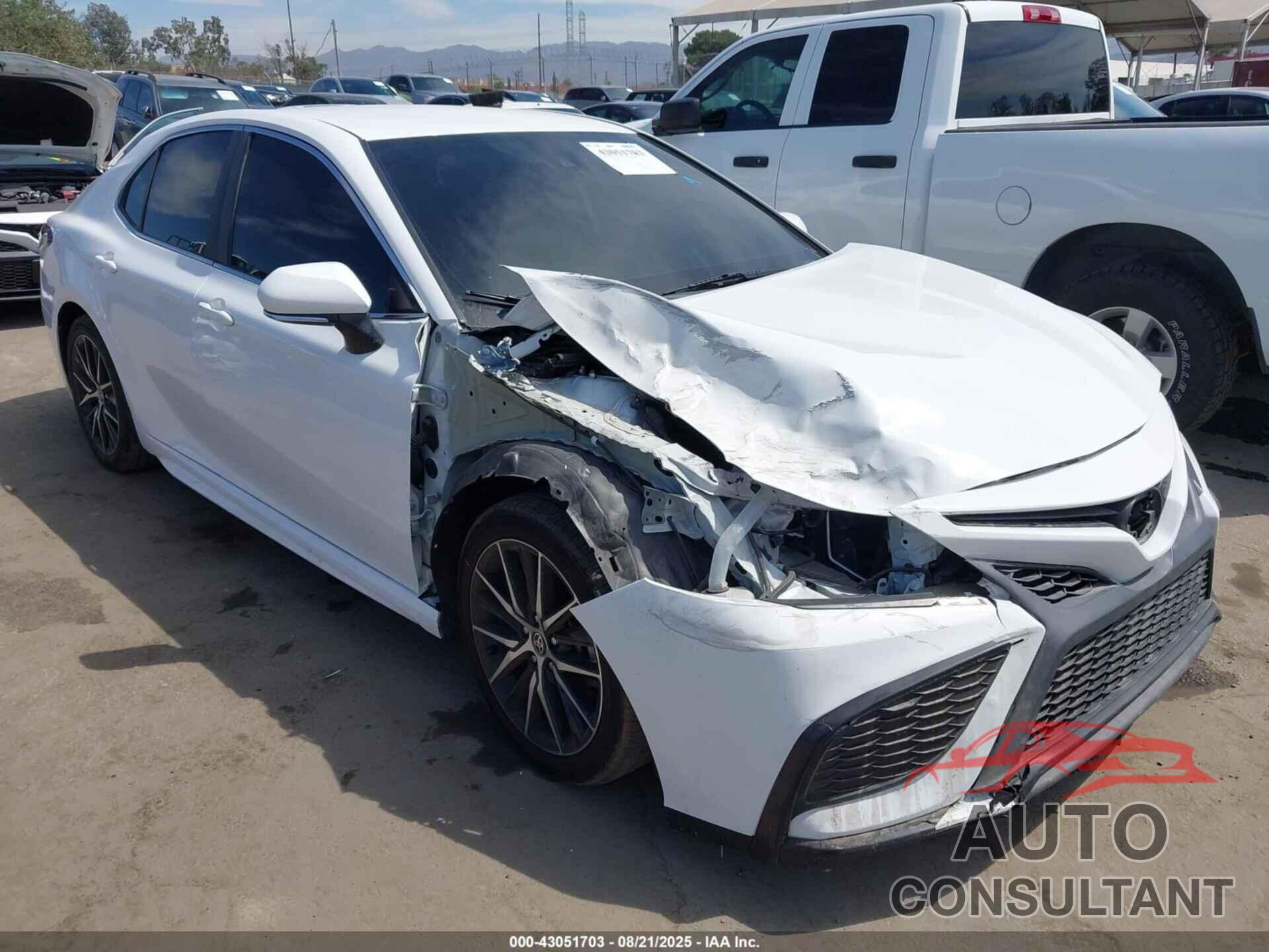 TOYOTA CAMRY 2023 - 4T1G11AK8PU756448