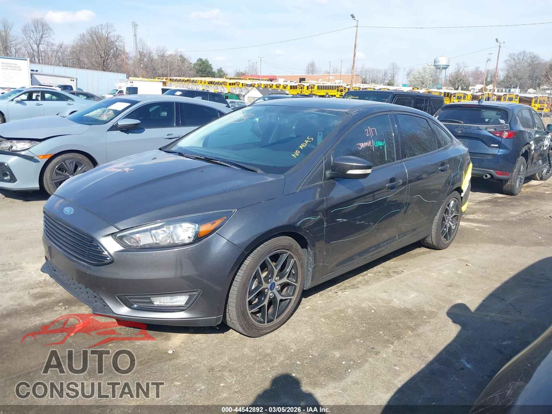 FORD FOCUS 2017 - 1FADP3FEXHL266207