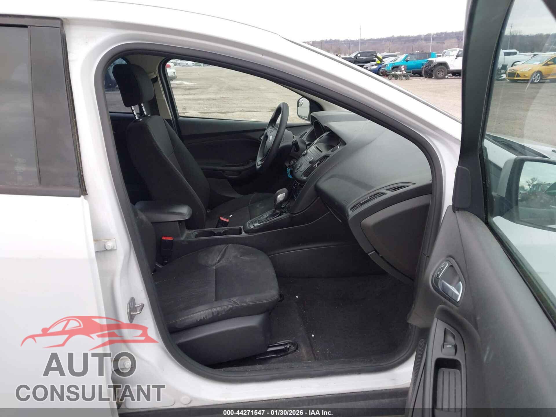 FORD FOCUS 2017 - 1FADP3K29HL346108