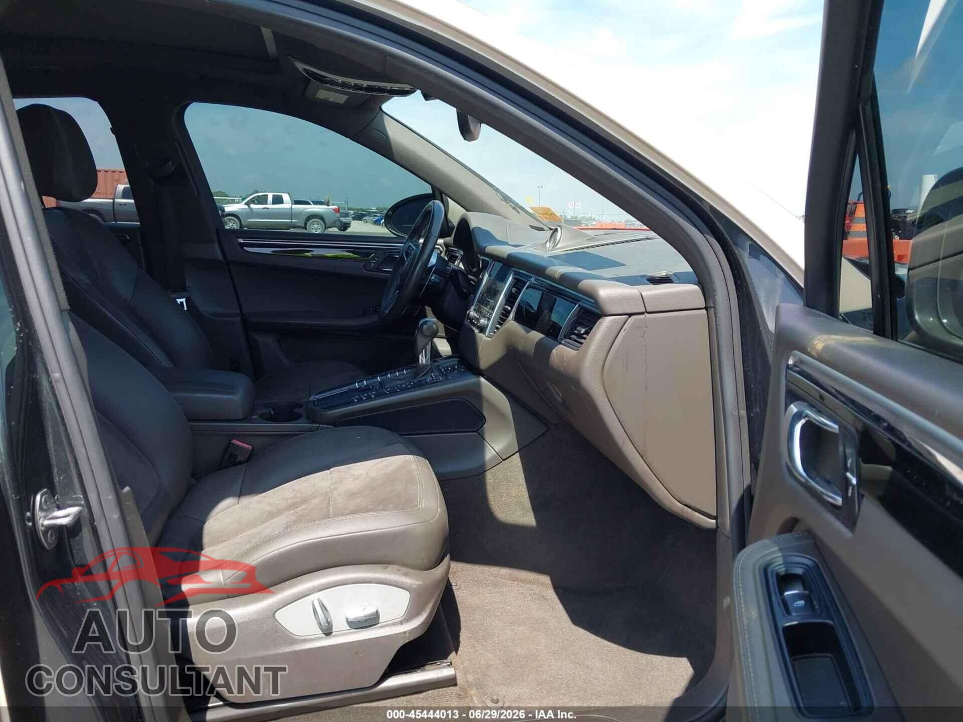 PORSCHE MACAN 2017 - WP1AA2A59HLB05569