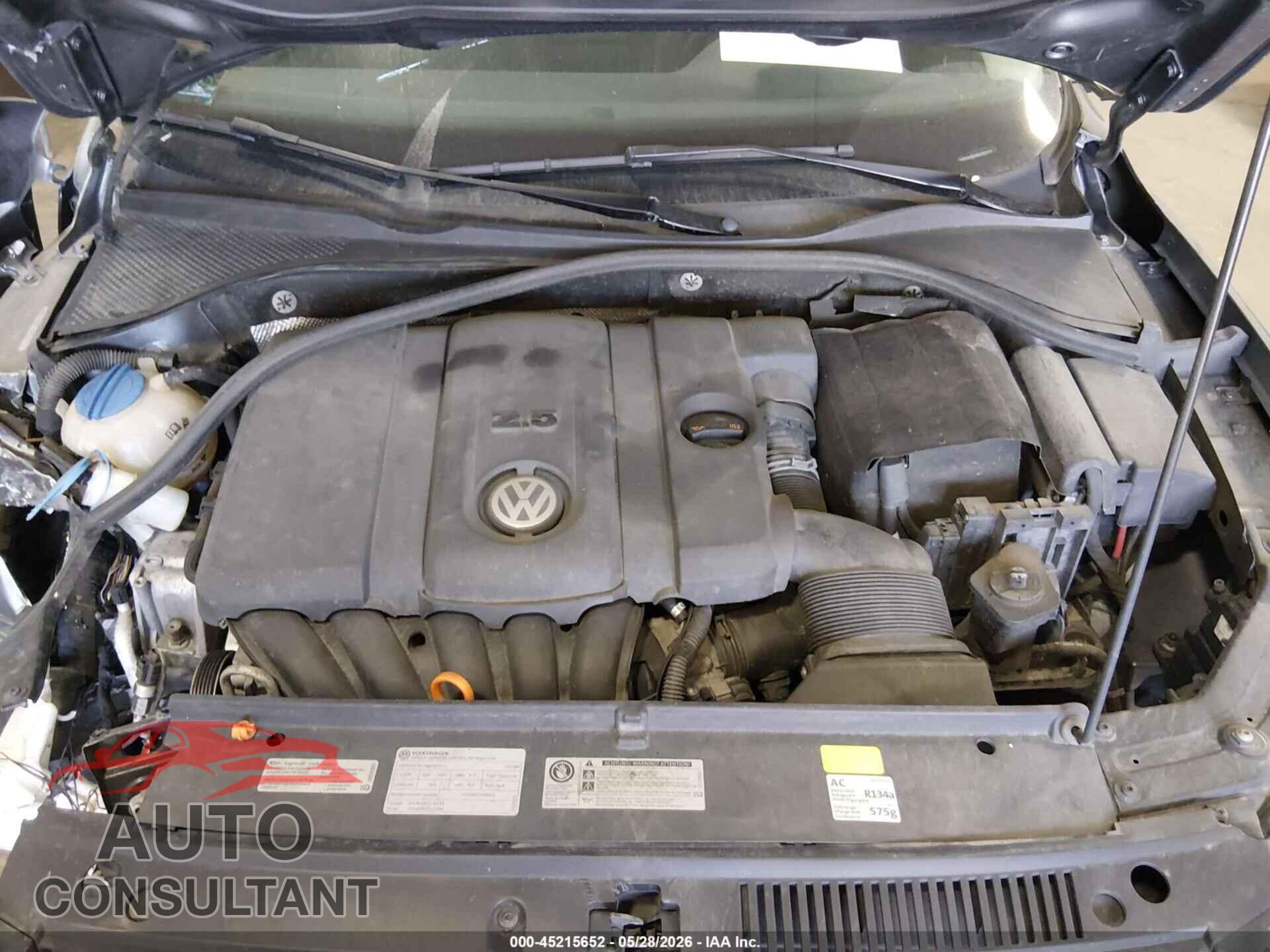 VOLKSWAGEN PASSAT 2013 - 1VWCH7A32DC082256