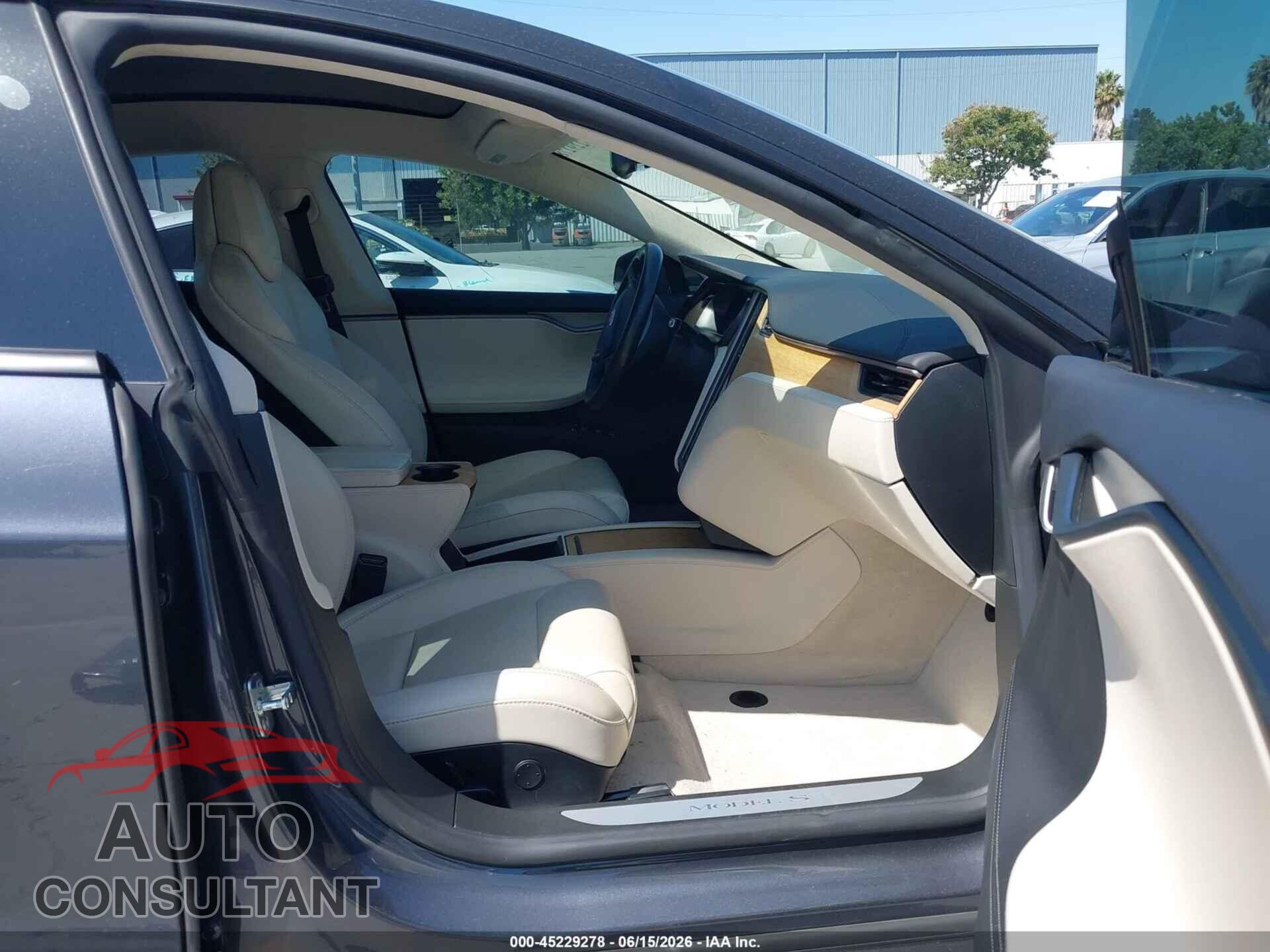 TESLA MODEL S 2018 - 5YJSA1E20JF270001