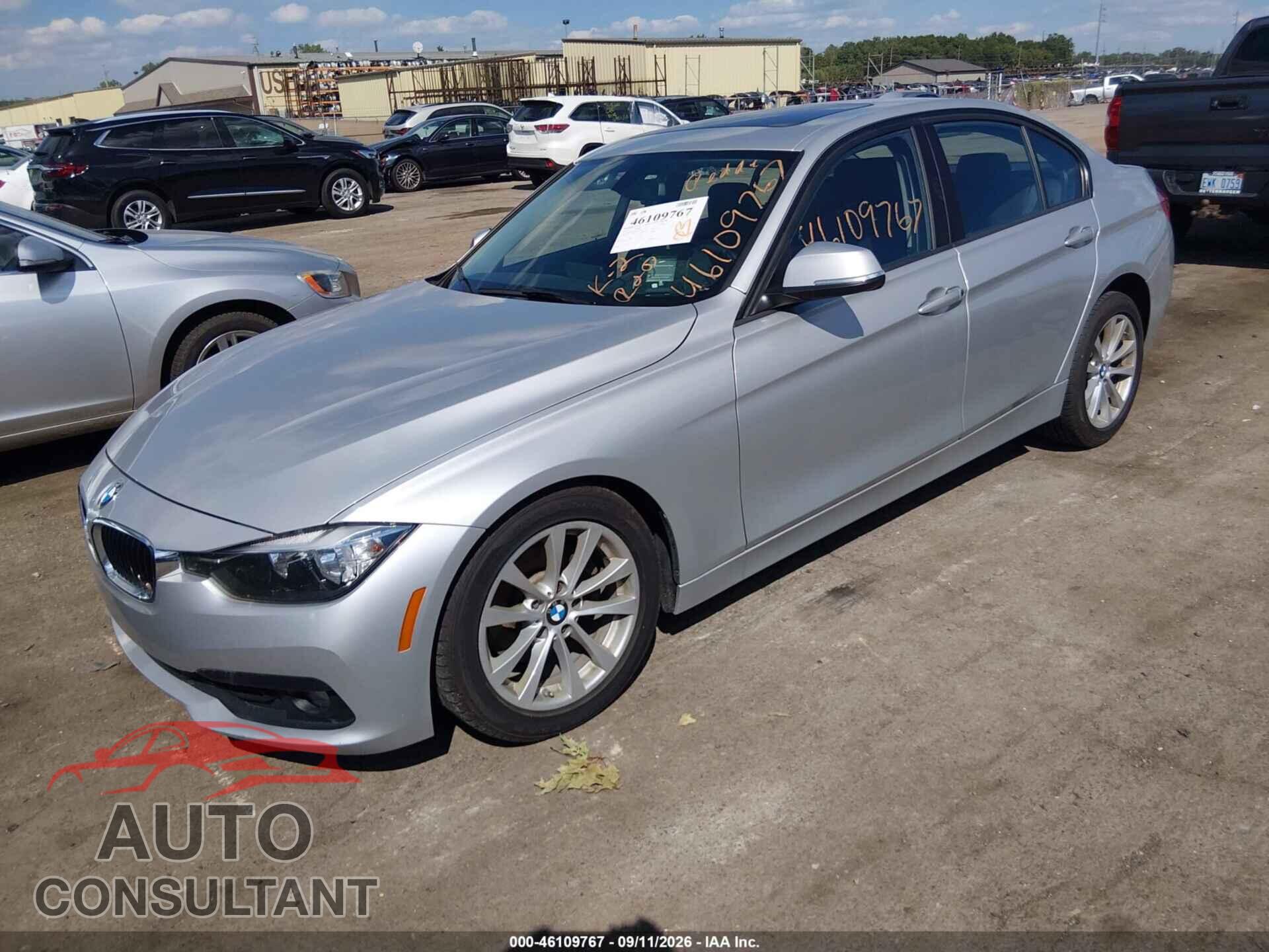 BMW 320I 2016 - WBA8E5G55GNU19832